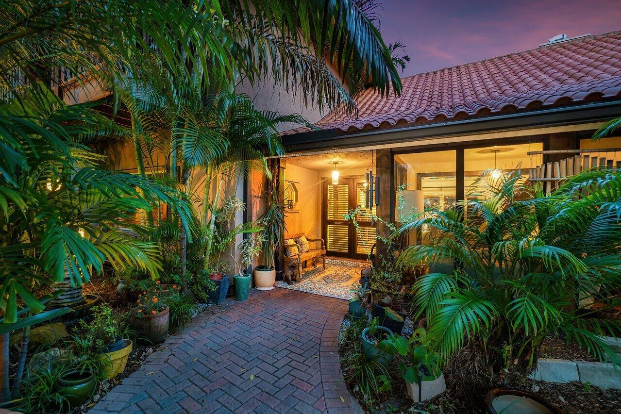805 Pelican Lane