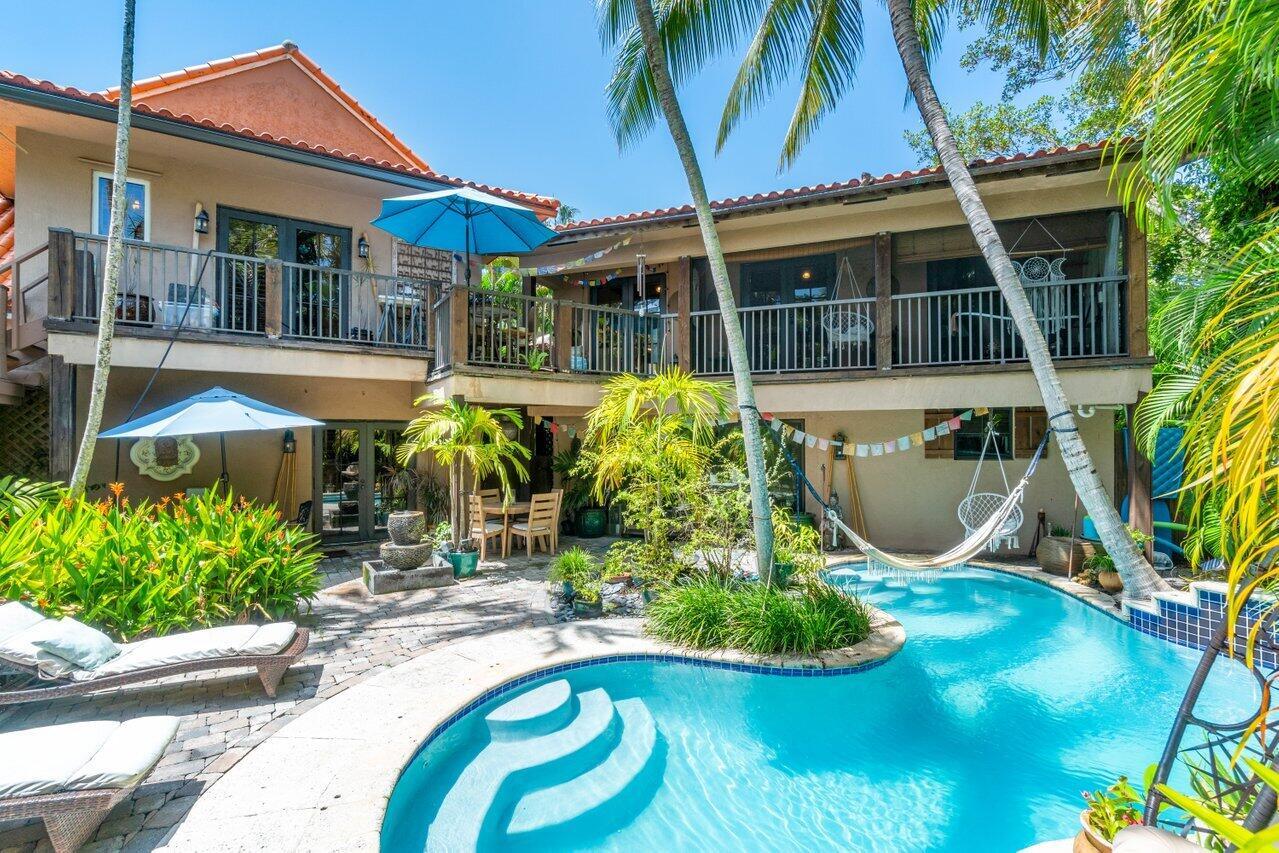 805 Pelican Lane