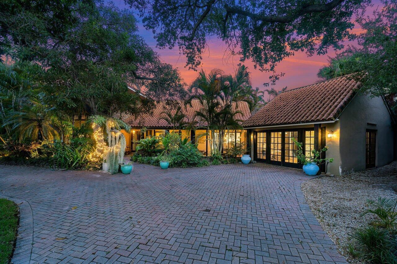 805 Pelican Lane
