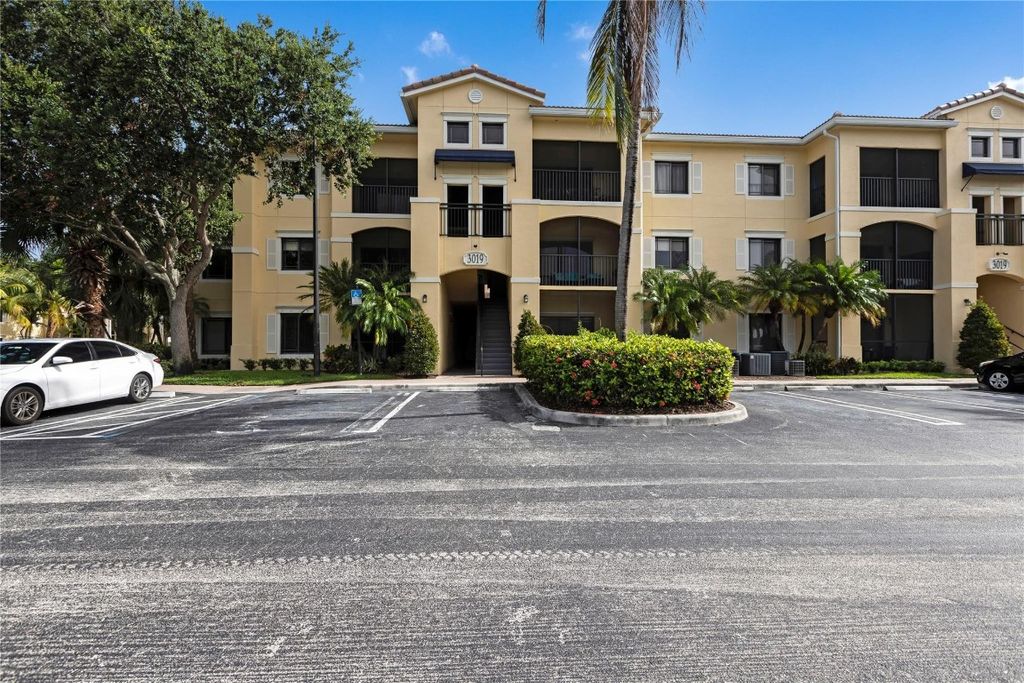 Photo of 3019 Alcazar Place #307, Palm Beach Gardens, FL 33410 (MLS # F10448825)