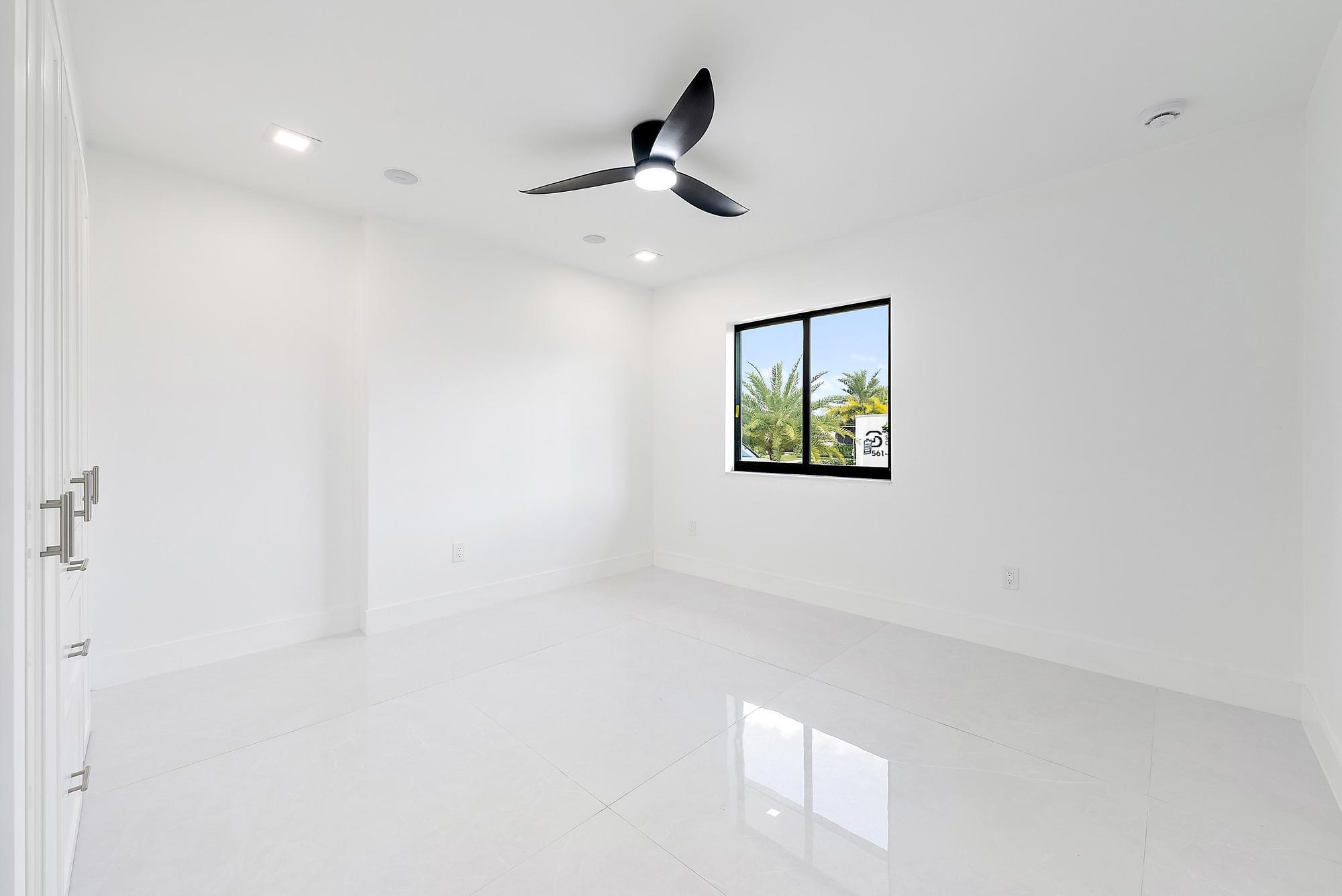 LAKE CLARKE ISLE 2 - Residential