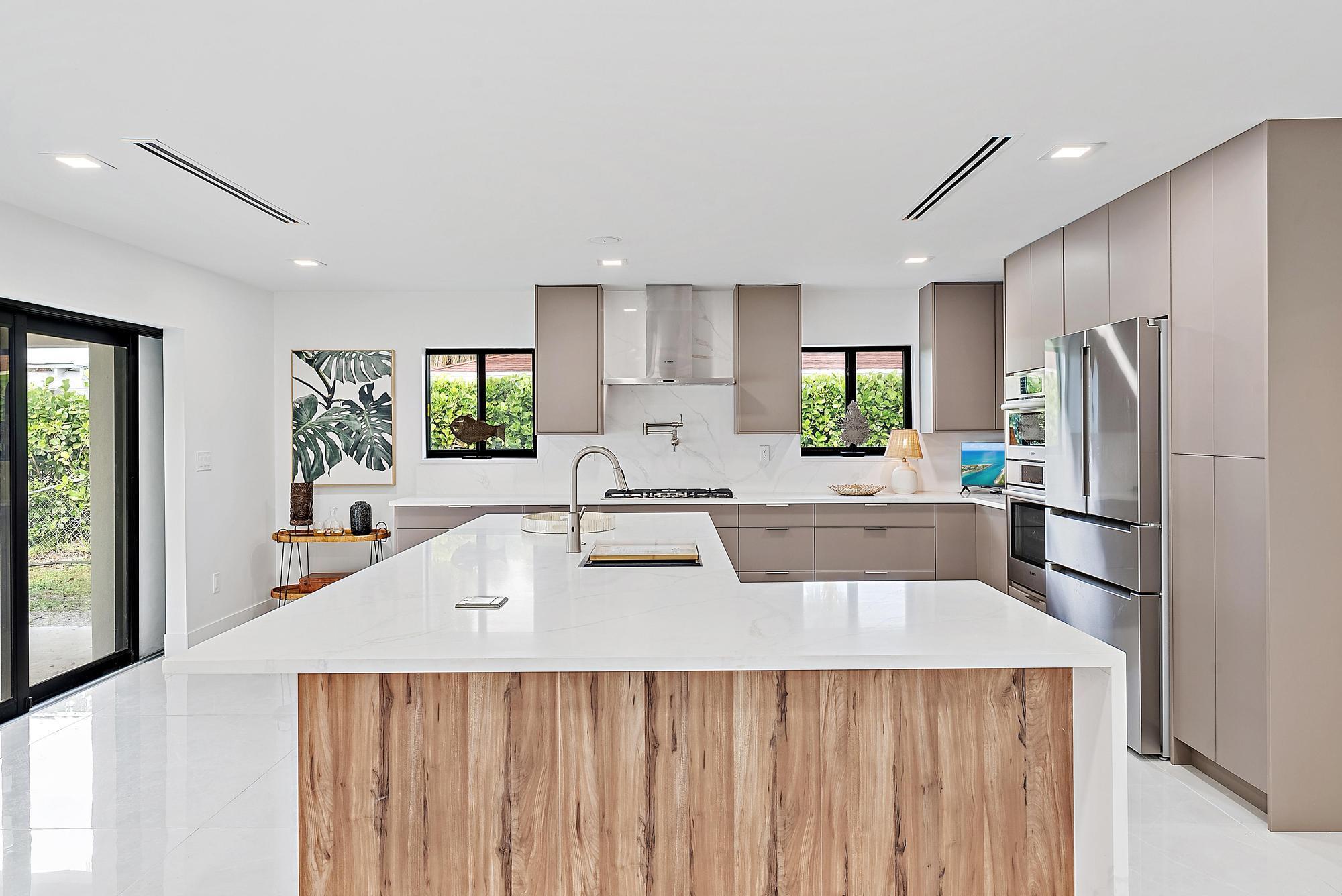 LAKE CLARKE ISLE 2 - Residential