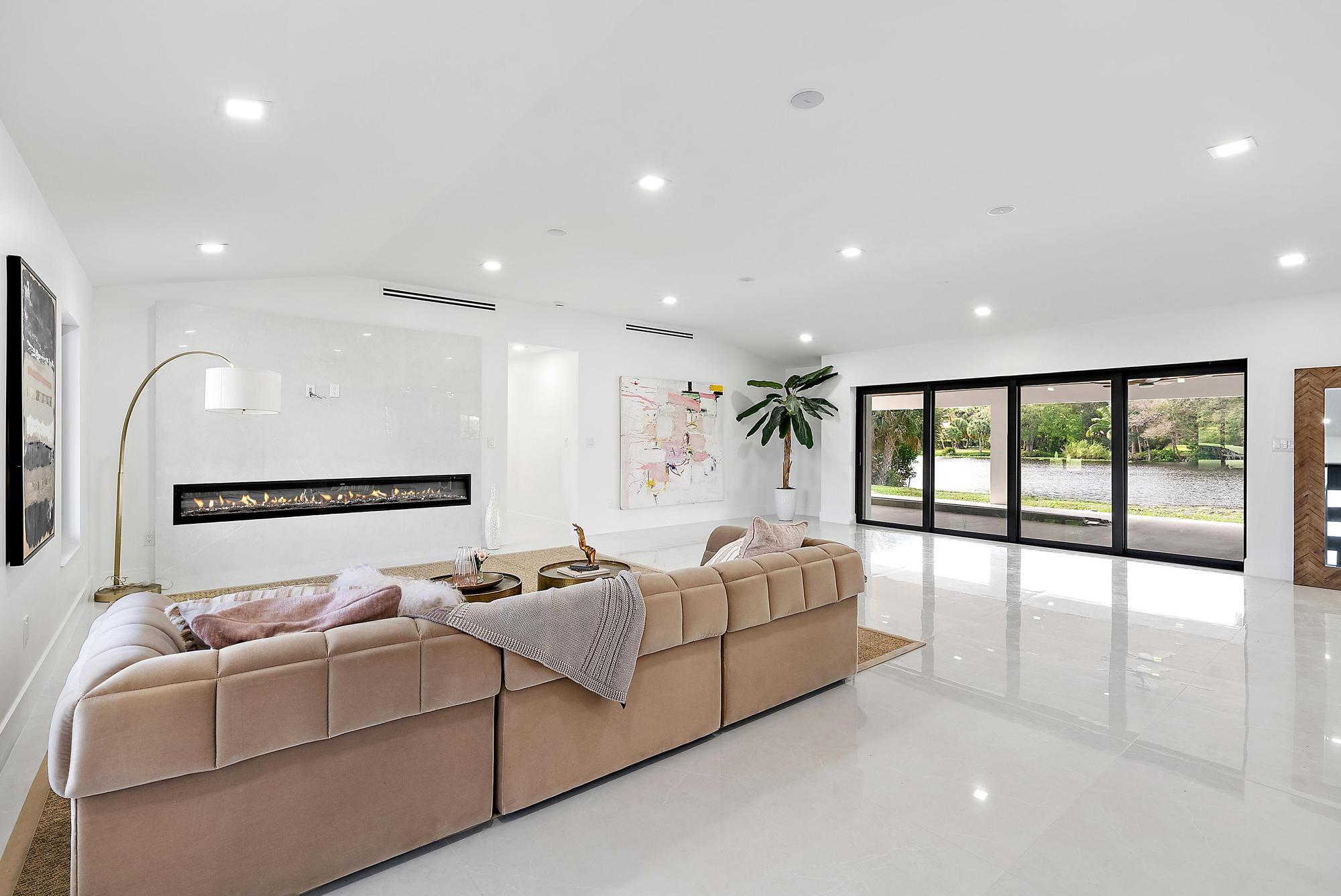 LAKE CLARKE ISLE 2 - Residential