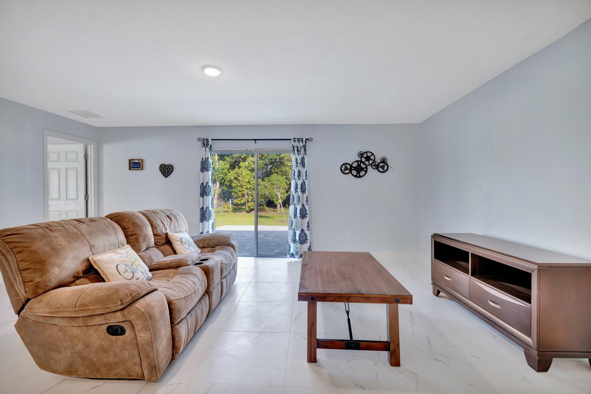 PORT ST LUCIE SECTION 7 - Residential Lease