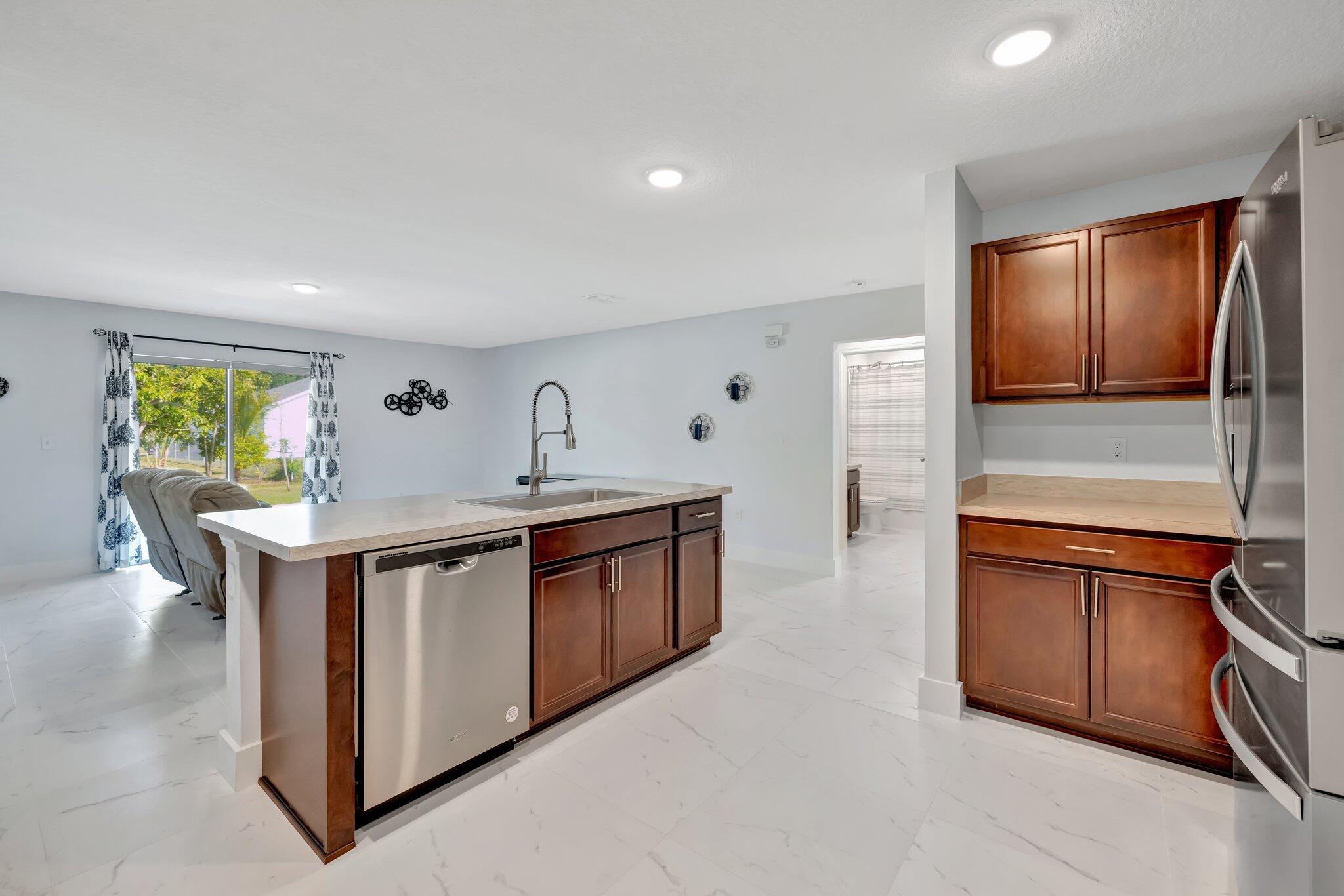 PORT ST LUCIE SECTION 7 - Residential Lease