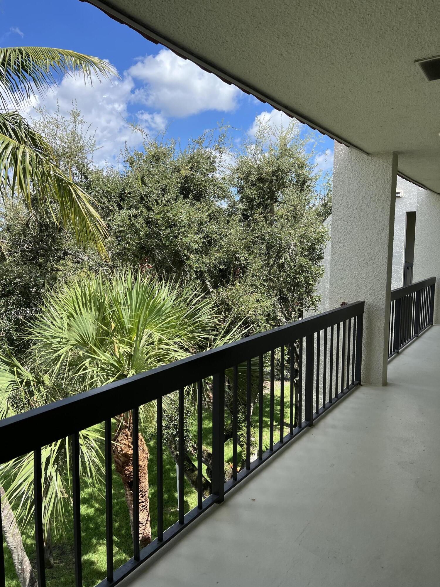 LANDS OF THE PRESIDENT CONDO 8 - Residential