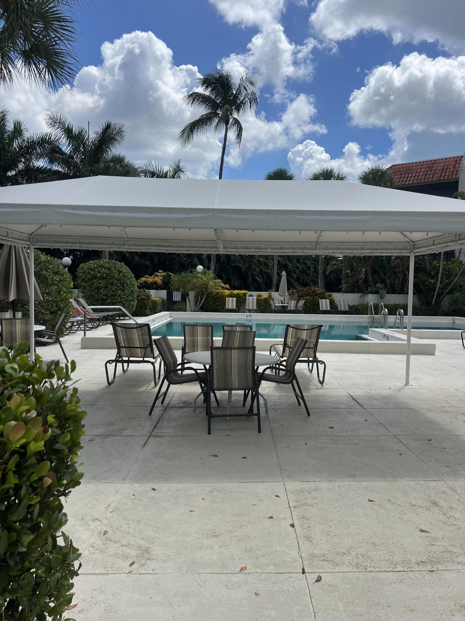 LANDS OF THE PRESIDENT CONDO 8 - Residential