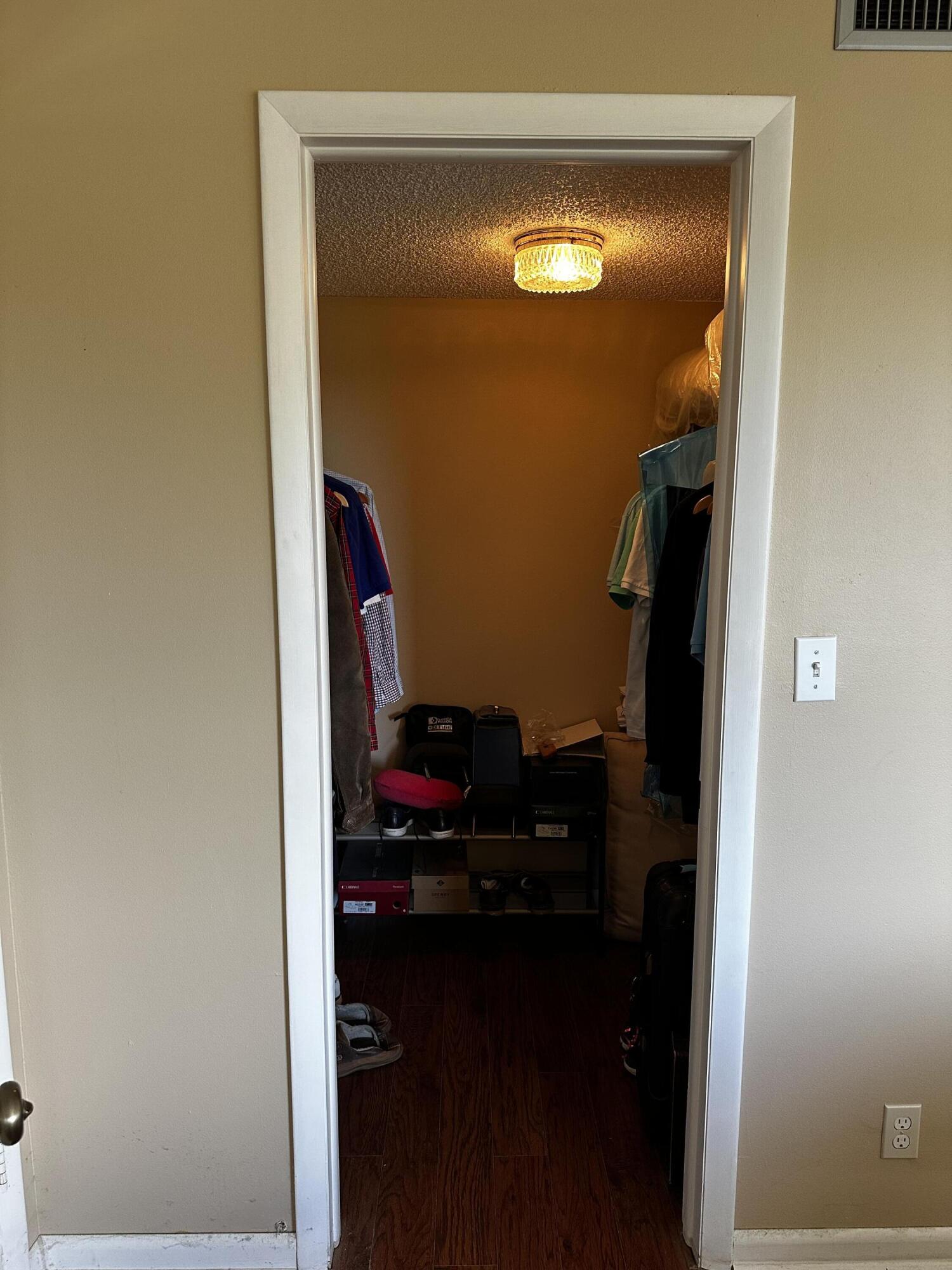 LANDS OF THE PRESIDENT CONDO 8 - Residential