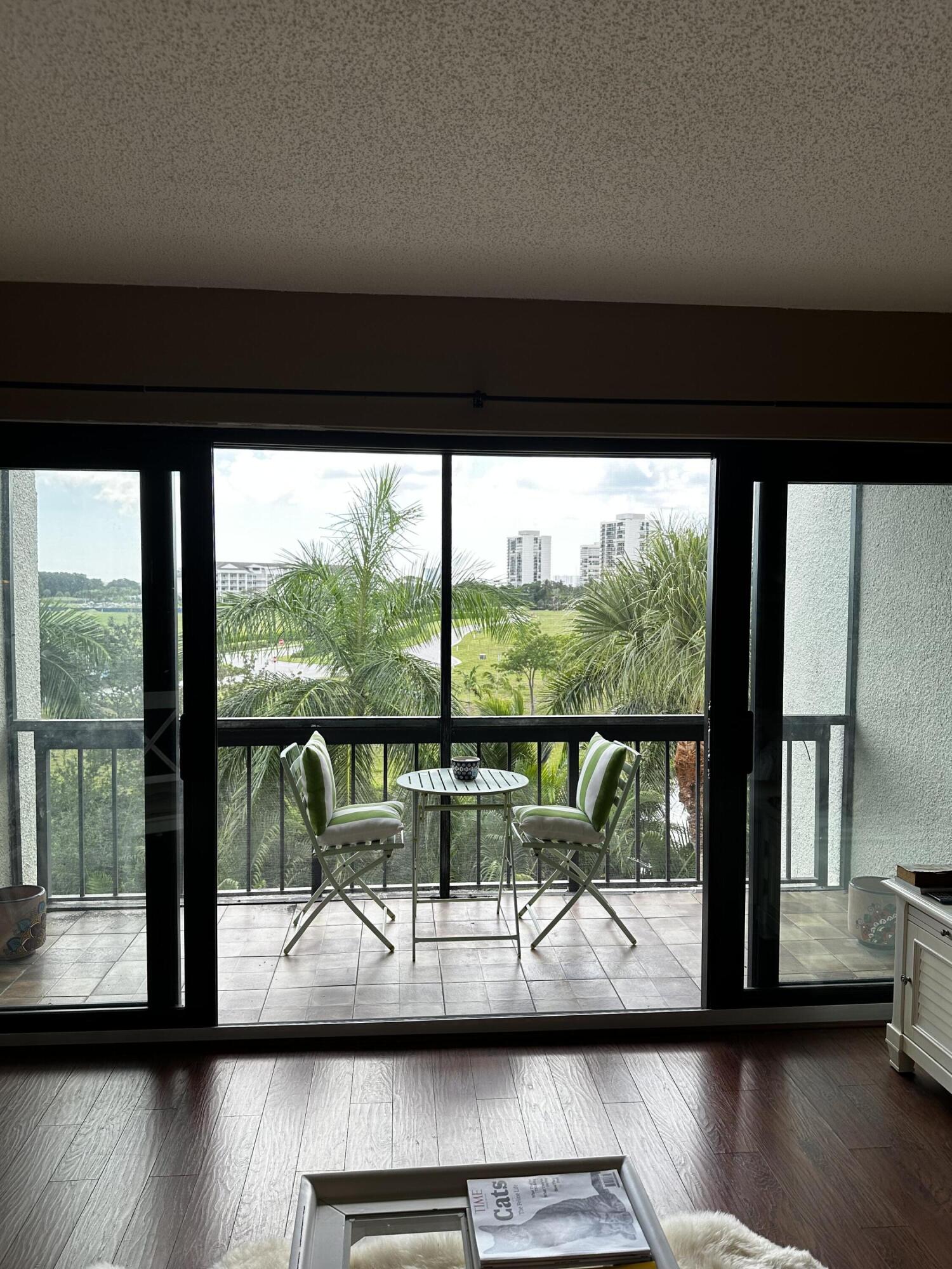 LANDS OF THE PRESIDENT CONDO 8 - Residential