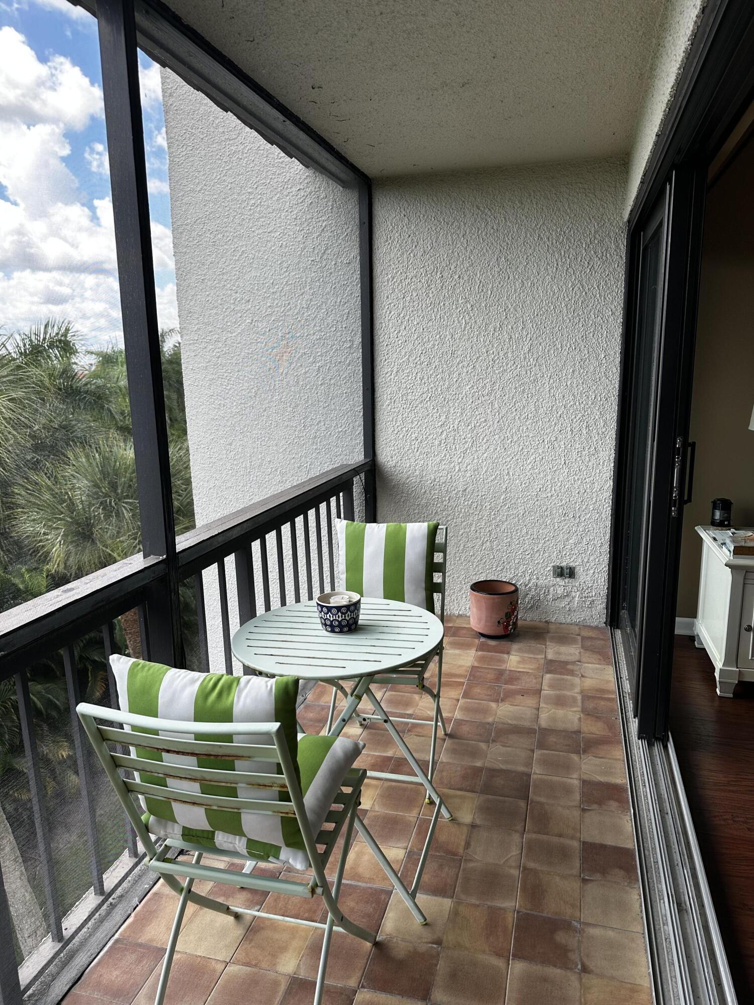 LANDS OF THE PRESIDENT CONDO 8 - Residential