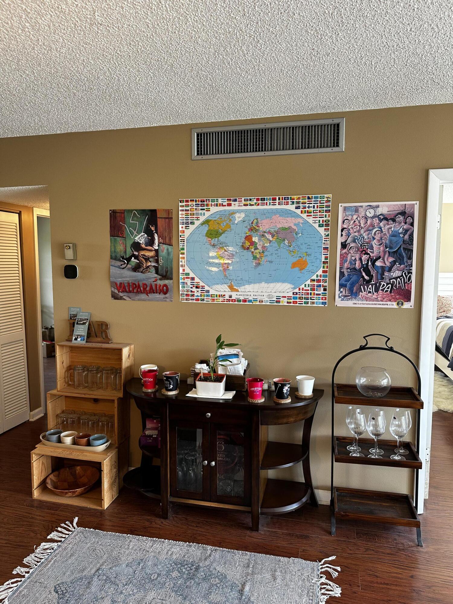 LANDS OF THE PRESIDENT CONDO 8 - Residential