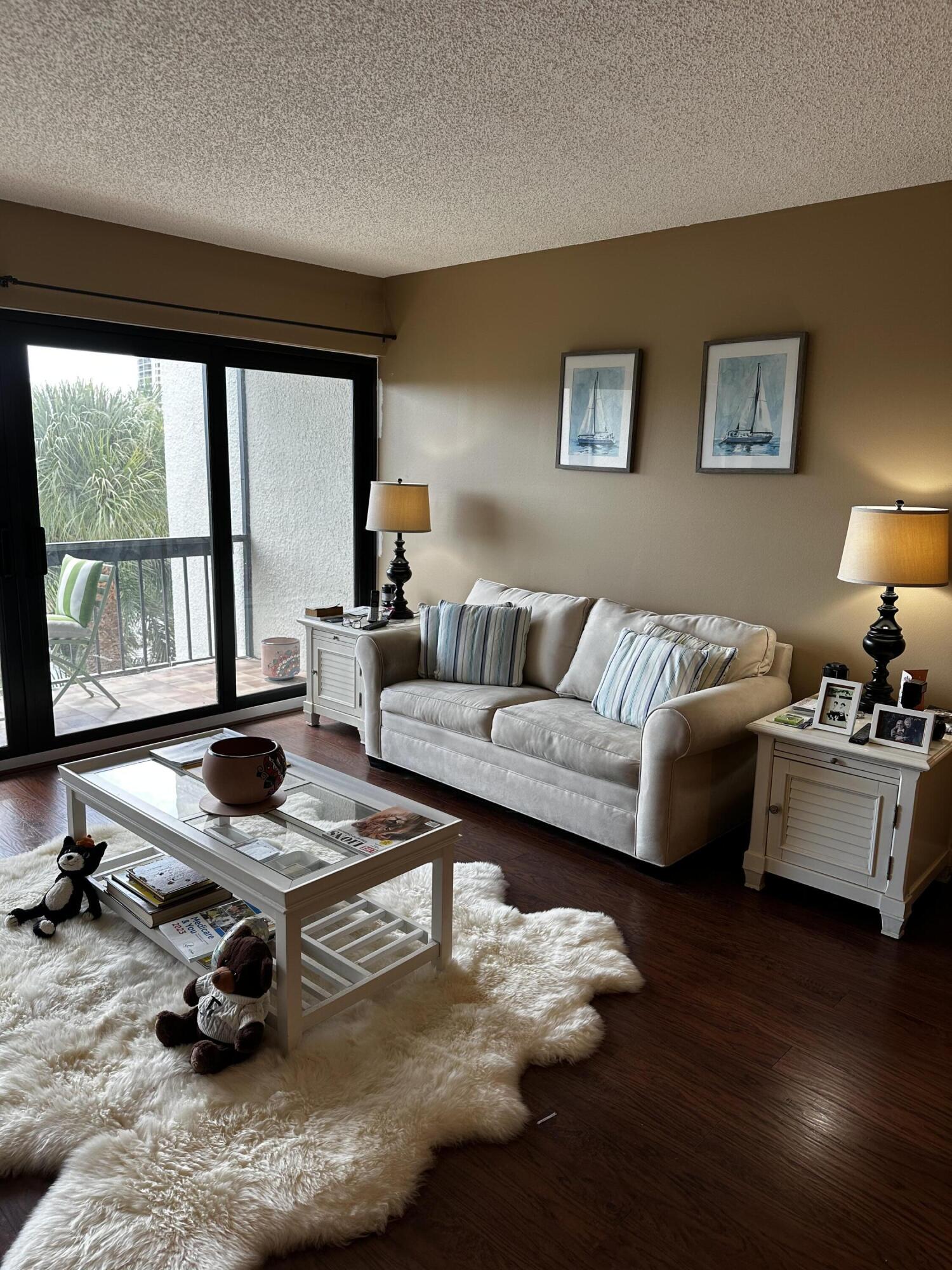 LANDS OF THE PRESIDENT CONDO 8 - Residential