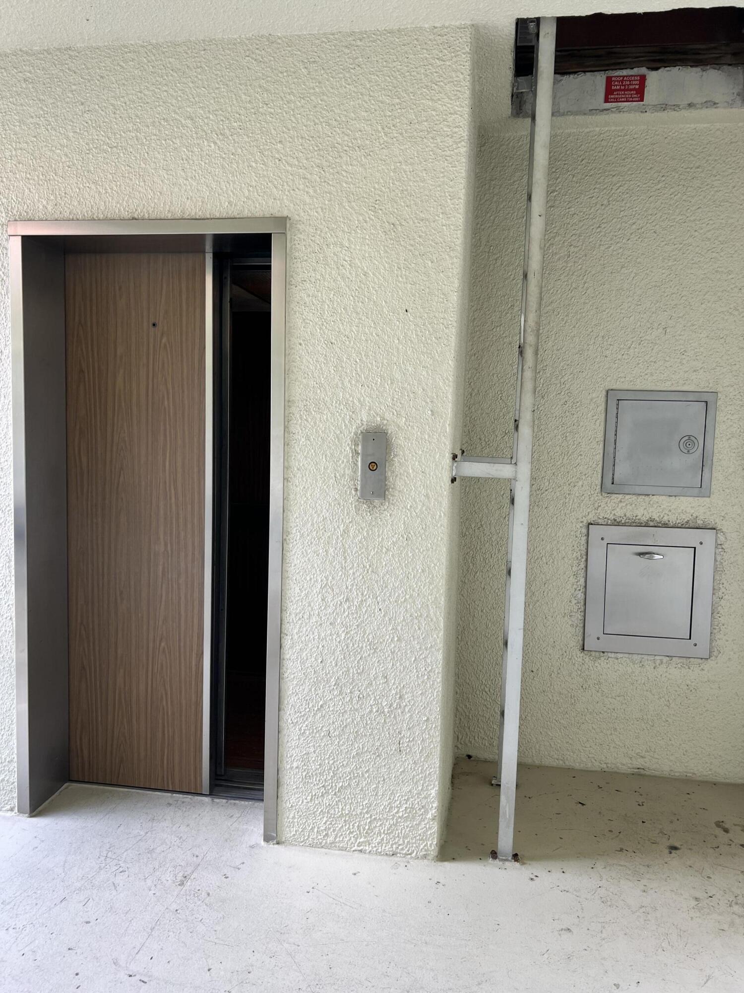 LANDS OF THE PRESIDENT CONDO 8 - Residential