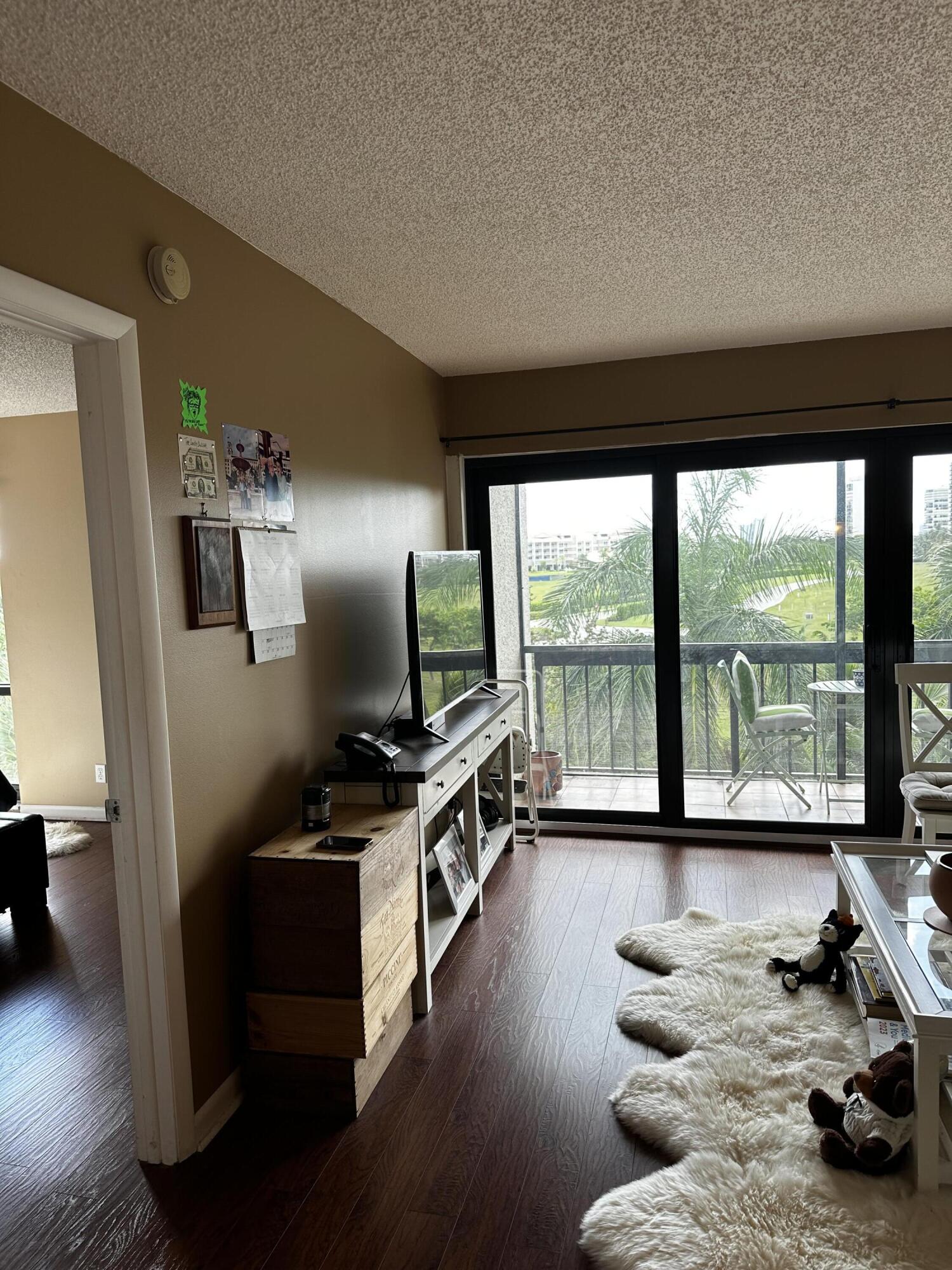 LANDS OF THE PRESIDENT CONDO 8 - Residential