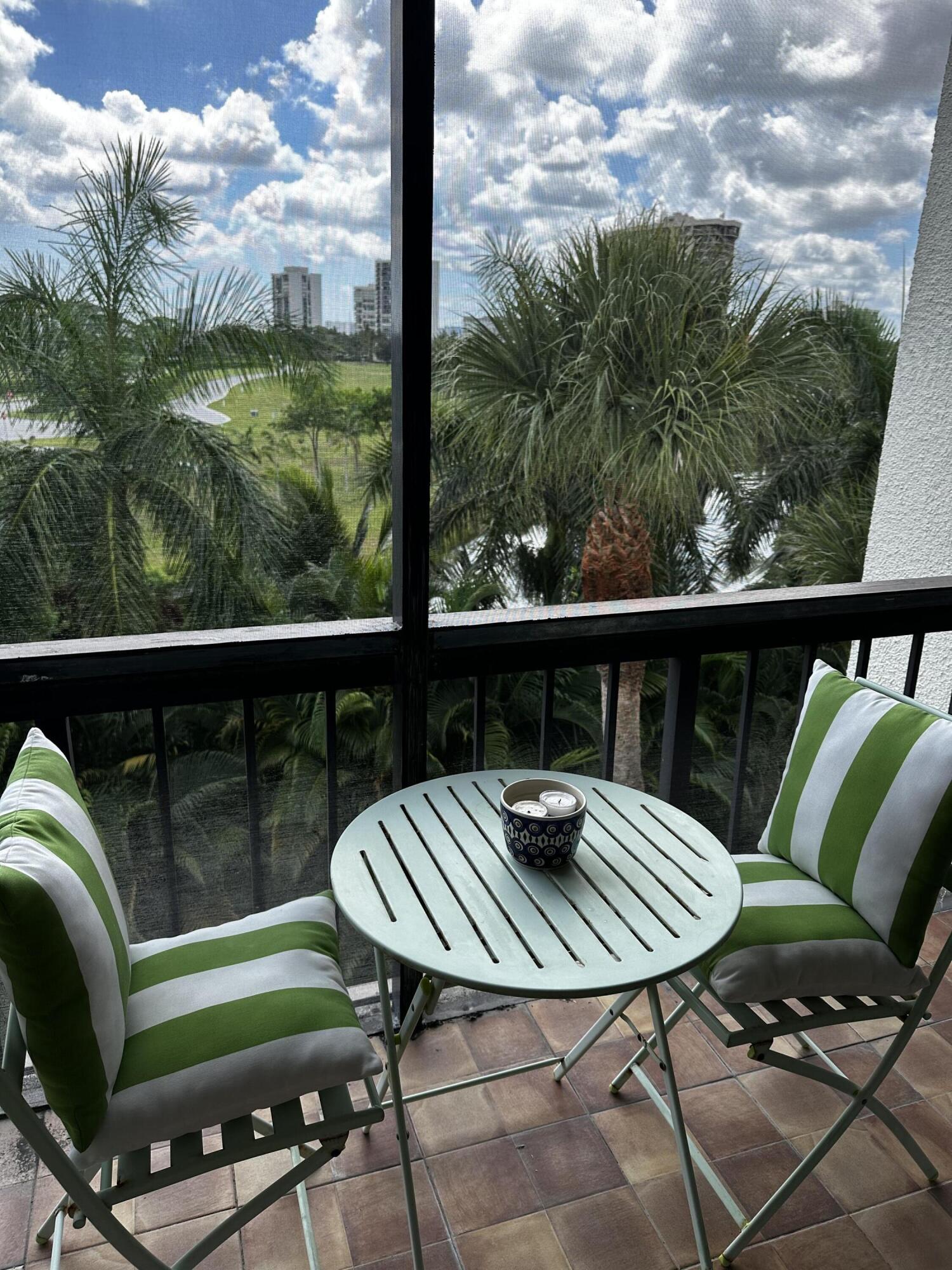 LANDS OF THE PRESIDENT CONDO 8 - Residential