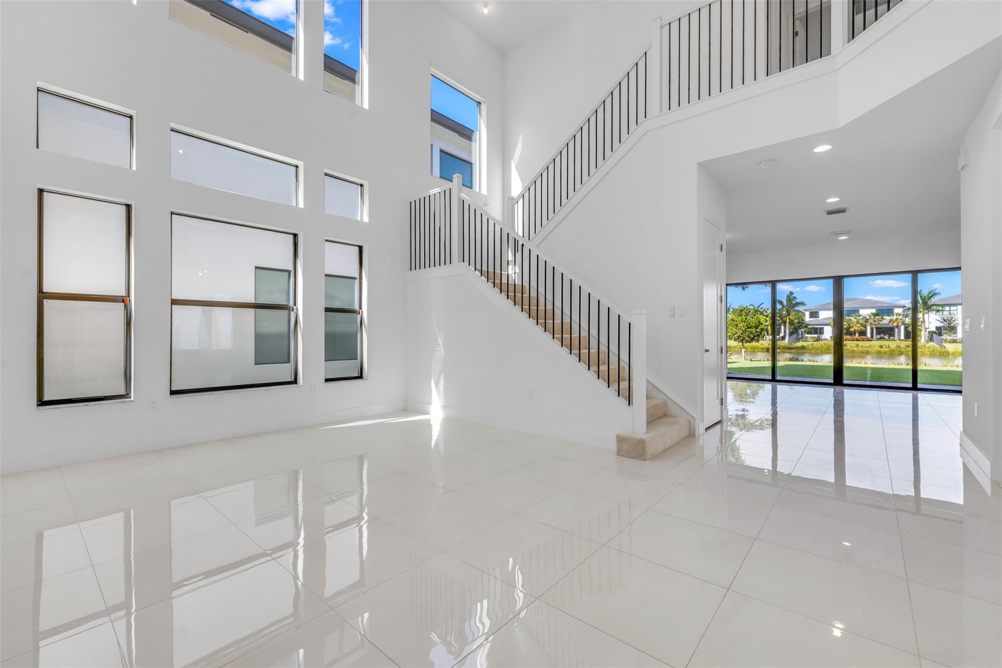 LOTUS PALM - Residential Lease