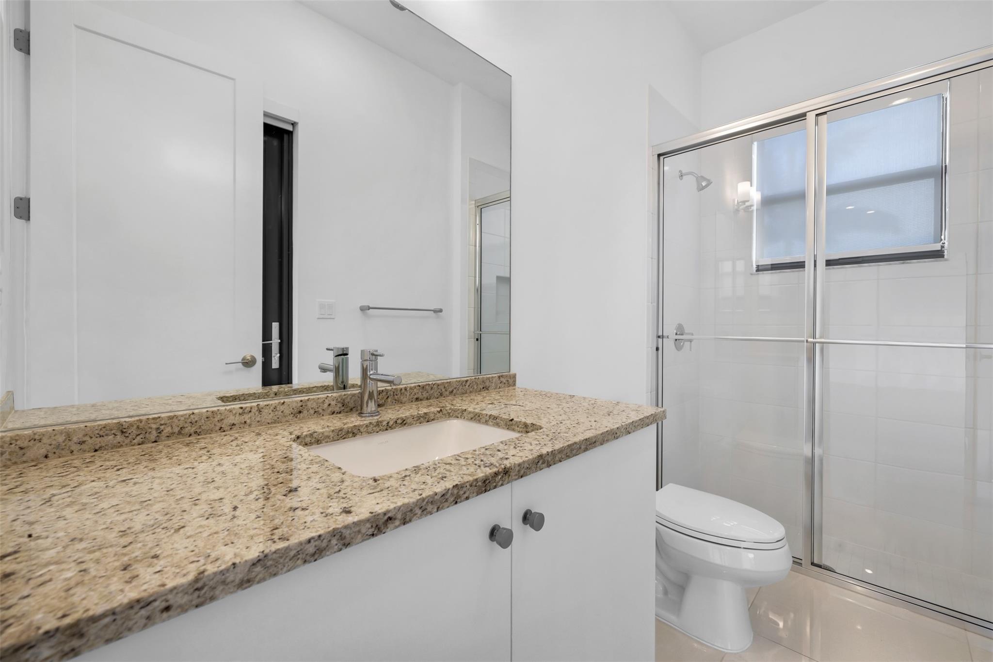 LOTUS PALM - Residential Lease