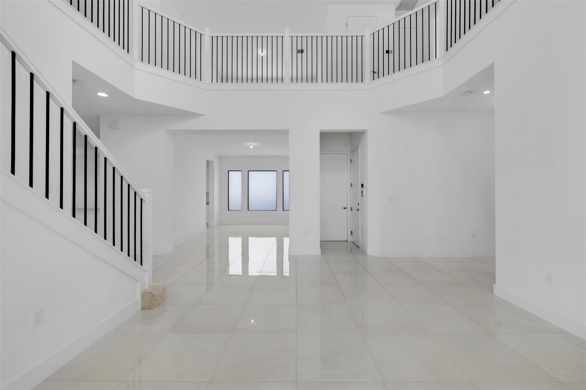 LOTUS PALM - Residential Lease