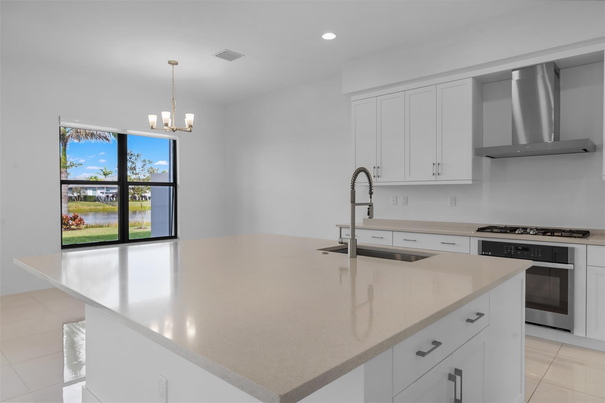 LOTUS PALM - Residential Lease