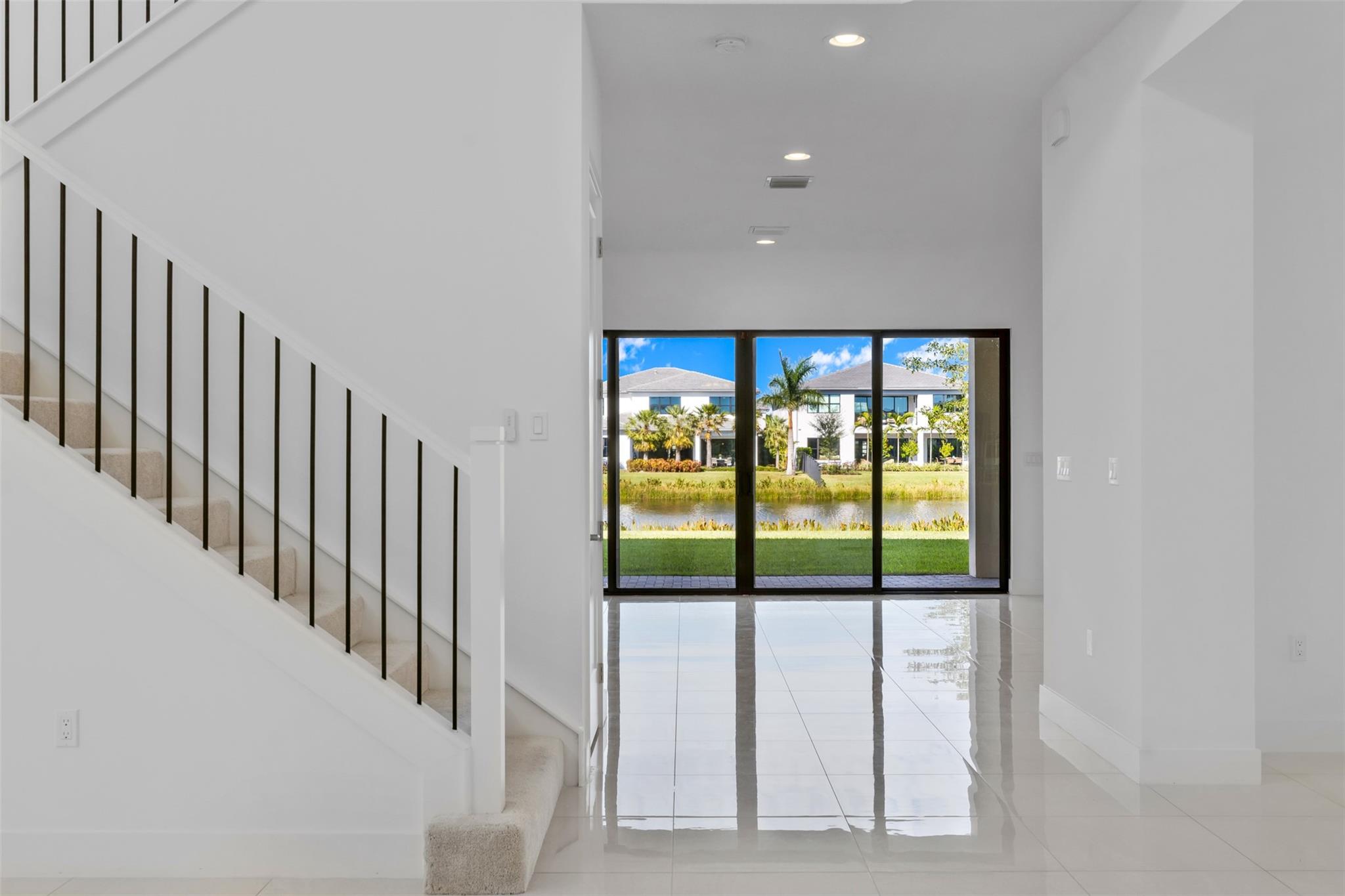 LOTUS PALM - Residential Lease