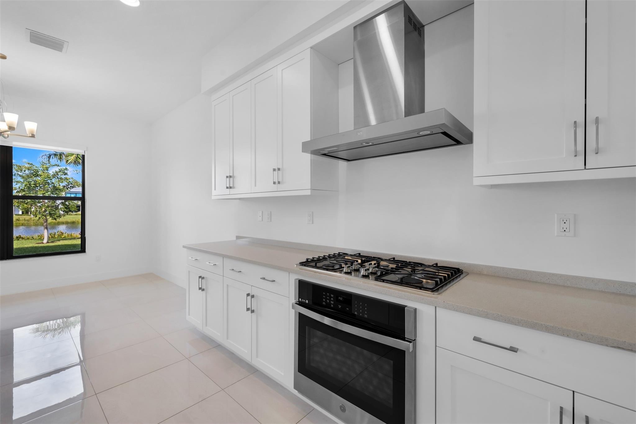 LOTUS PALM - Residential Lease