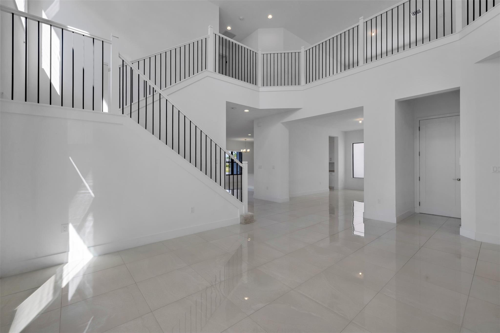 LOTUS PALM - Residential Lease