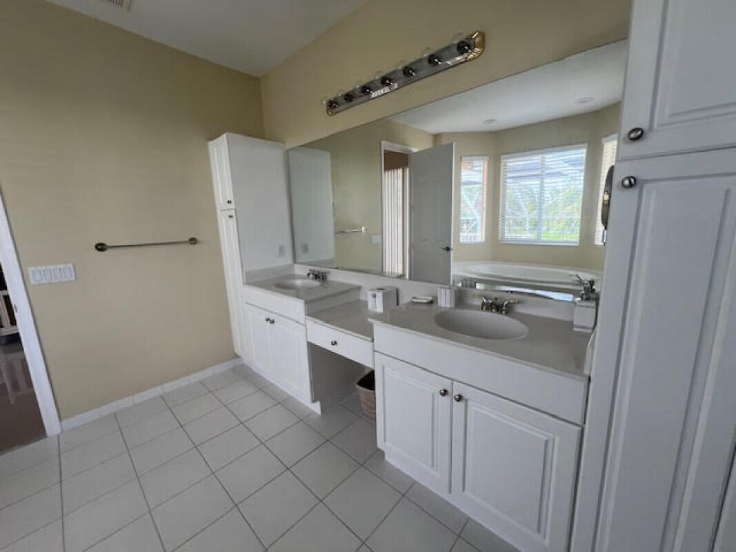 ISLES AT WELLINGTON 2 - Residential Lease