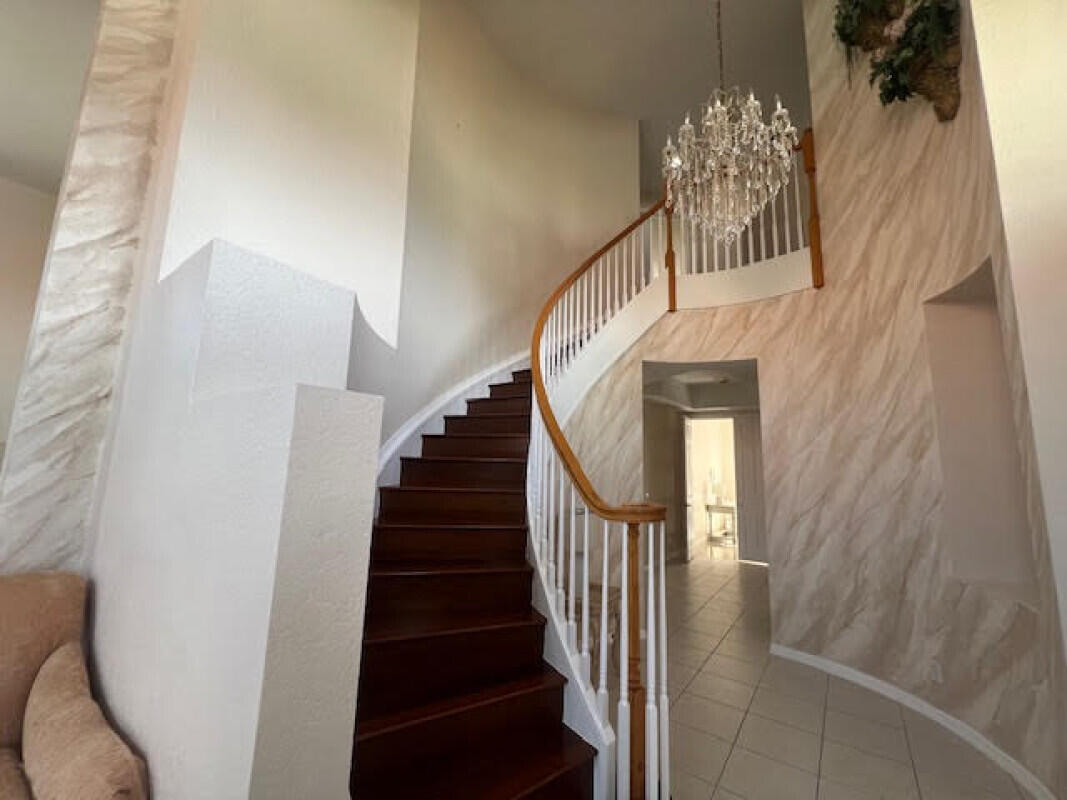 ISLES AT WELLINGTON 2 - Residential Lease