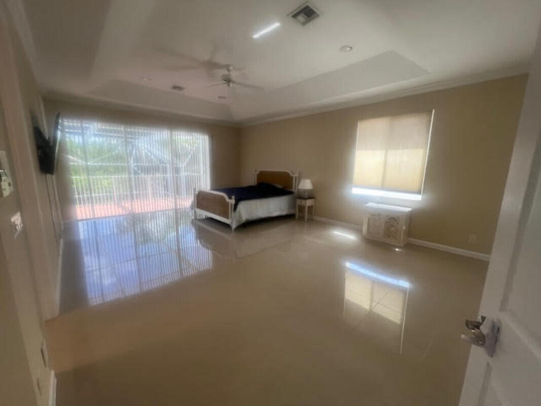 ISLES AT WELLINGTON 2 - Residential Lease