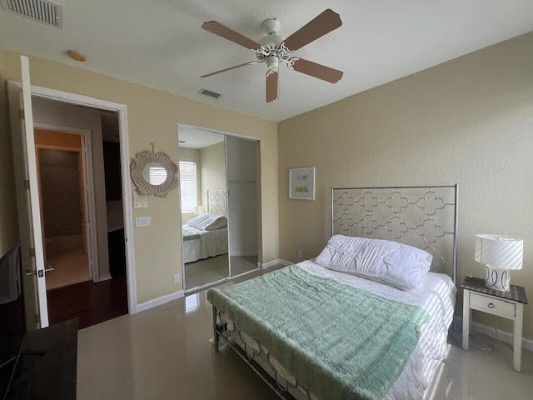 ISLES AT WELLINGTON 2 - Residential Lease