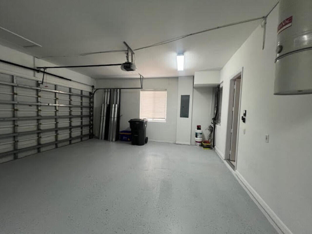 ISLES AT WELLINGTON 2 - Residential Lease