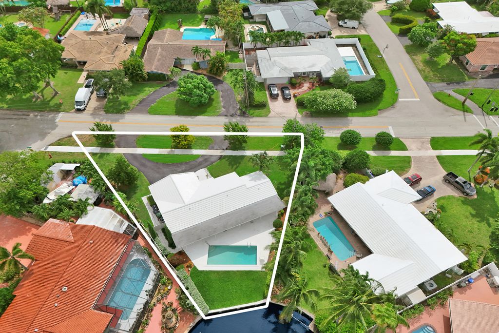 Photo of 5311 NE 15TH Avenue, Fort Lauderdale, FL 33334 (MLS # B26054496)