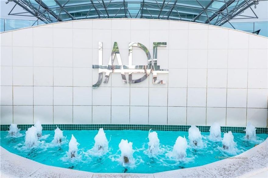 Beautiful 1/1 Unit, Available Oct 11. $4200.00 per month. Impecable building on Brickell Bay. European Style kitchen with granite counter tops and stainless appliances. Walking distance to shopping, bars, financial Miami downtown center and public transportation. Business center, cabanas, pool, racqueball, spa and valet 24/7. By building association. No showings on Sundays & One month Deposit. Moving cost: First Month +  one month deposit + one month rent to association.