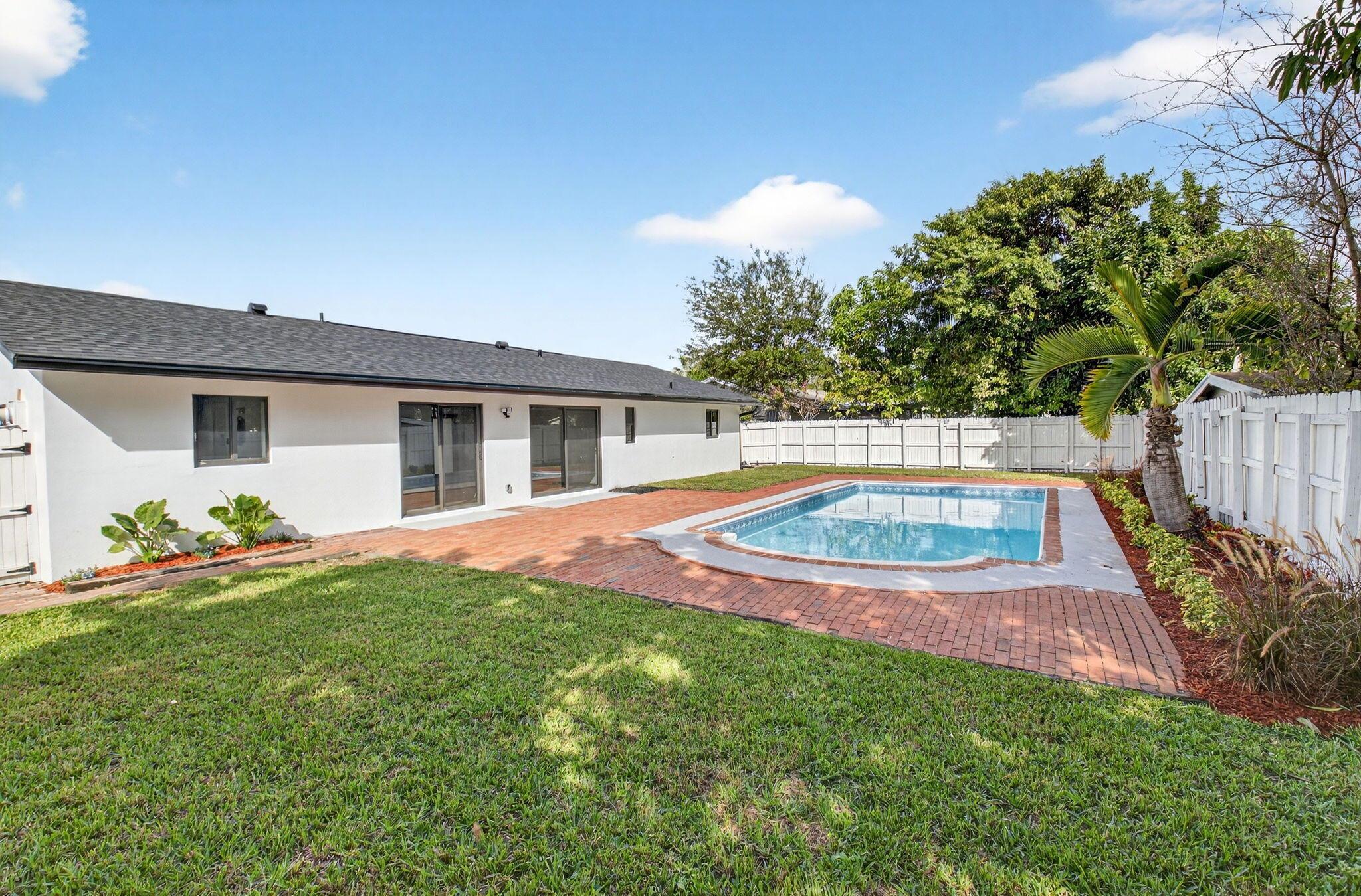 BOCA TRAILS 1 - Residential