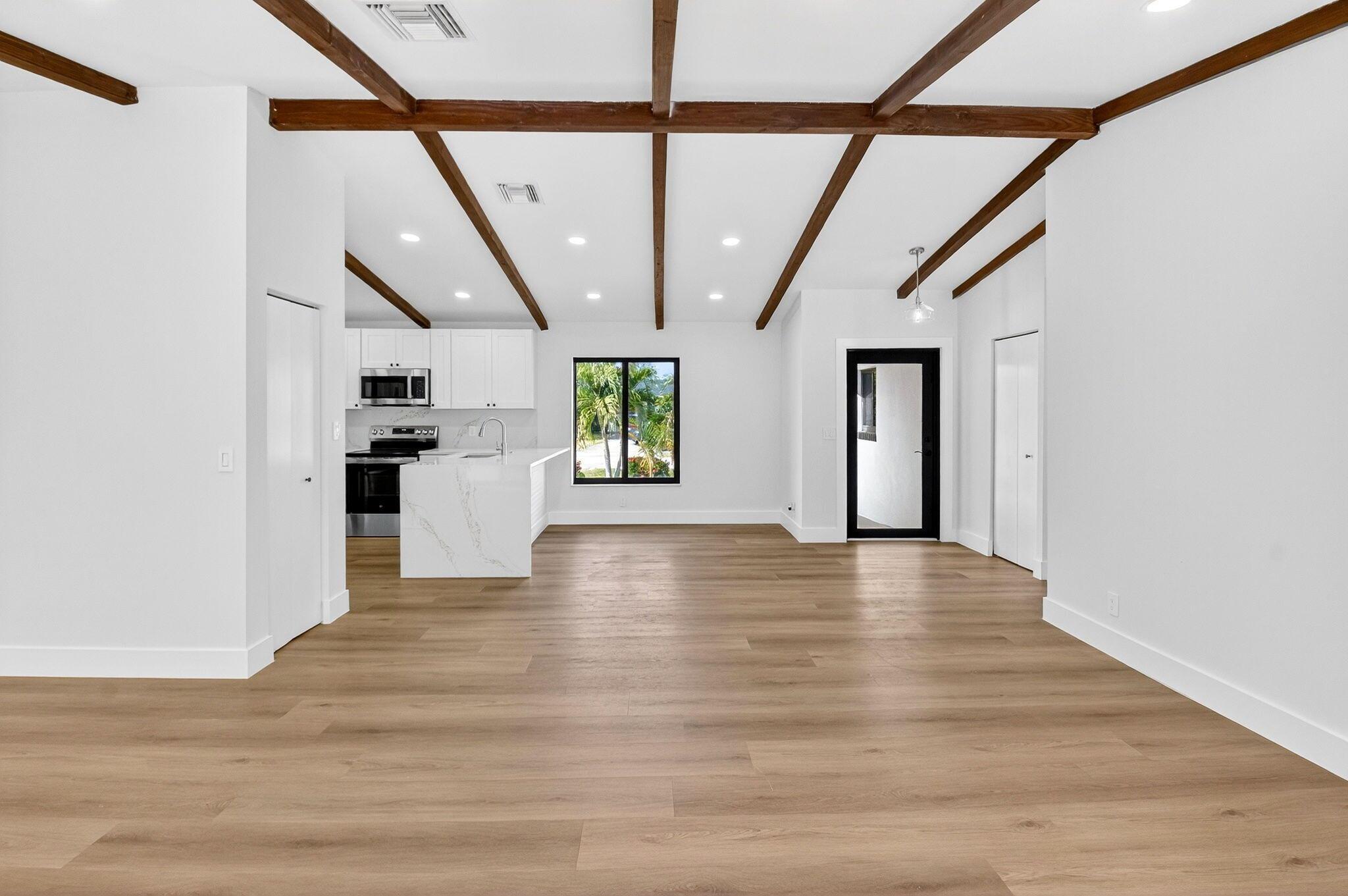 BOCA TRAILS 1 - Residential