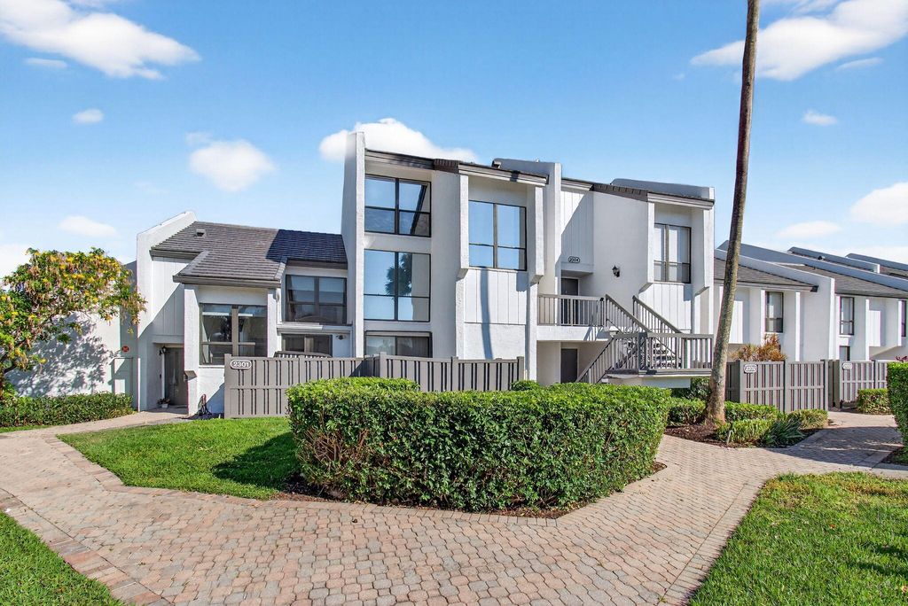 Photo of 2303 Bridgewood Drive #2303, Boca Raton, FL 33434 (MLS # F10550644)