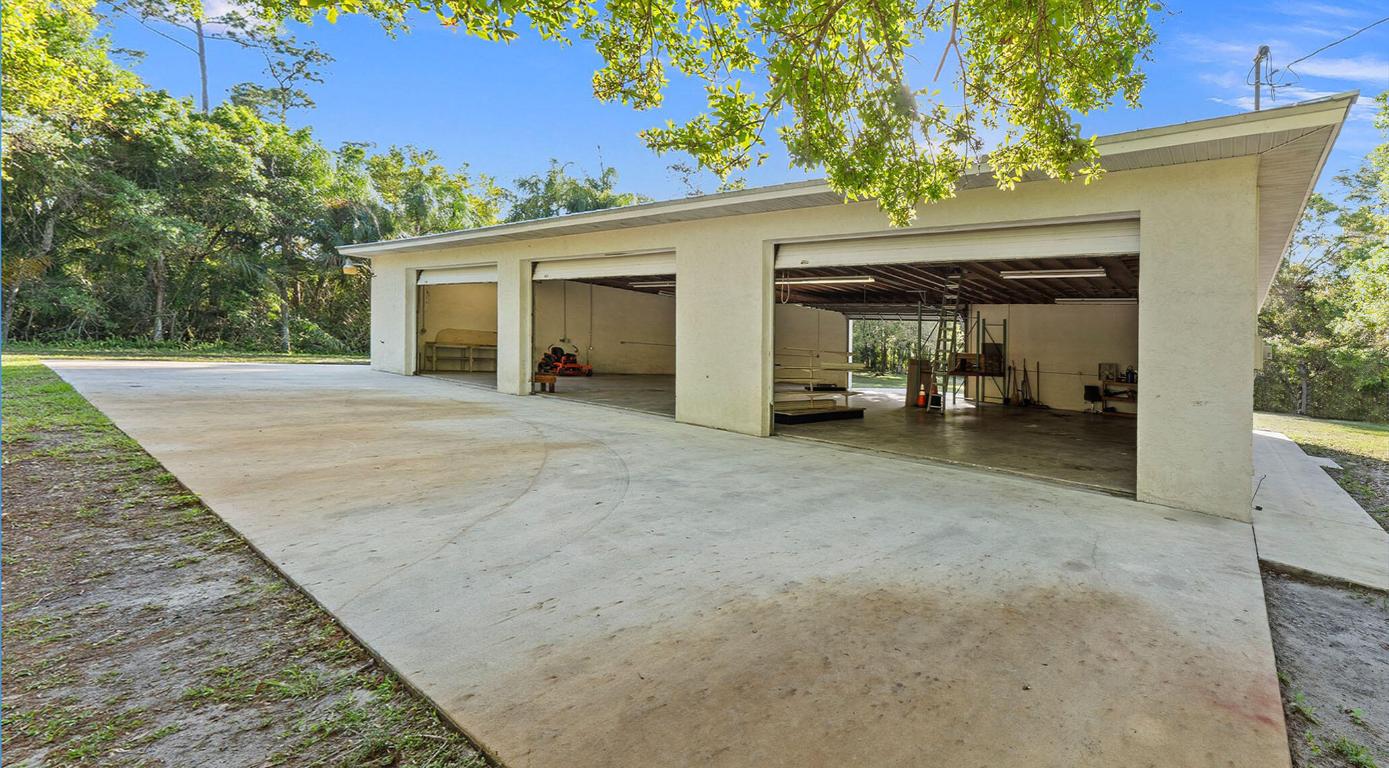 11541 Okeechobee Road