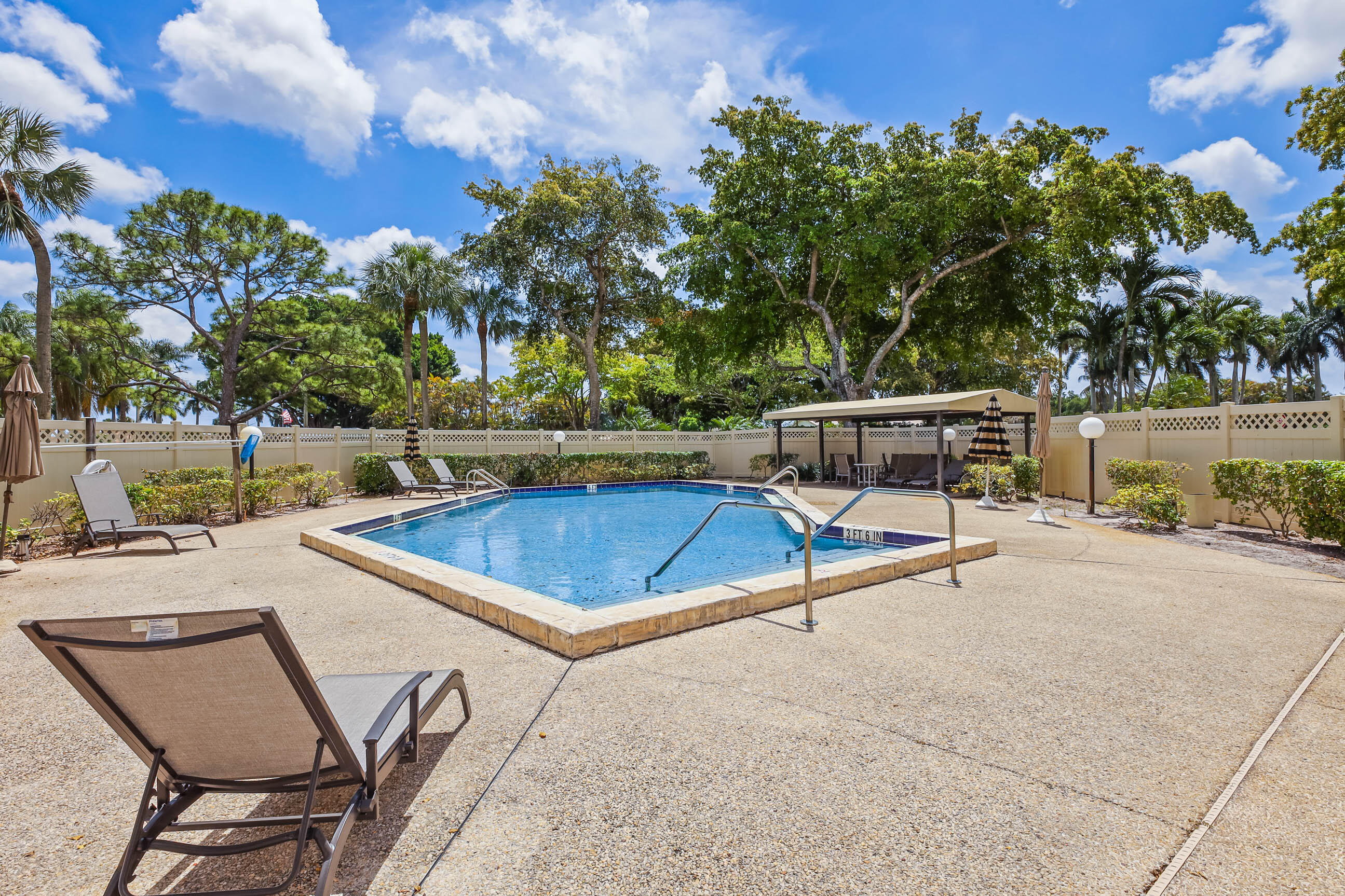 FOUNTAINS SOUTH CONDO 2 - Residential