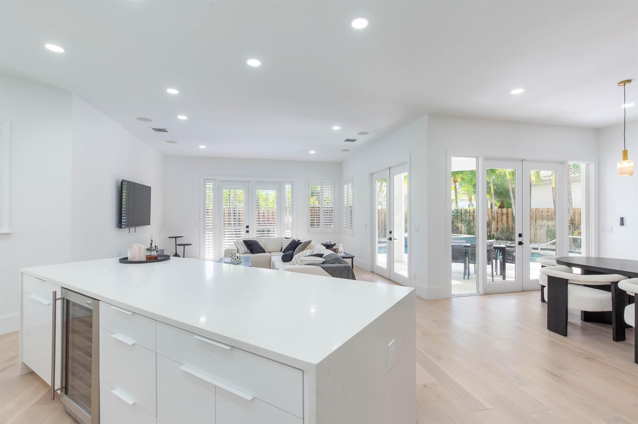 EAGLES LANDING OF P B POL - Residential Lease