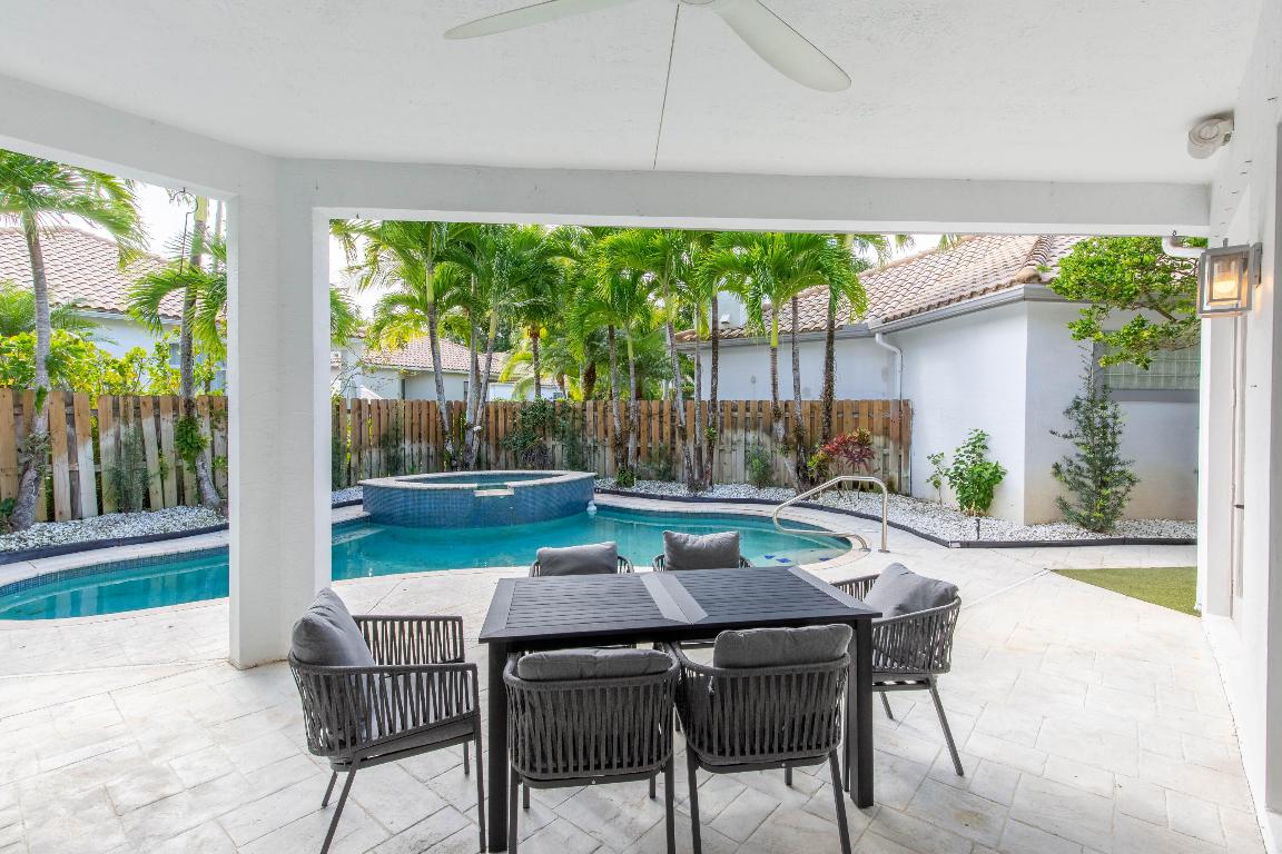 EAGLES LANDING OF P B POLO AND COUNTRY CLUB - Residential Lease