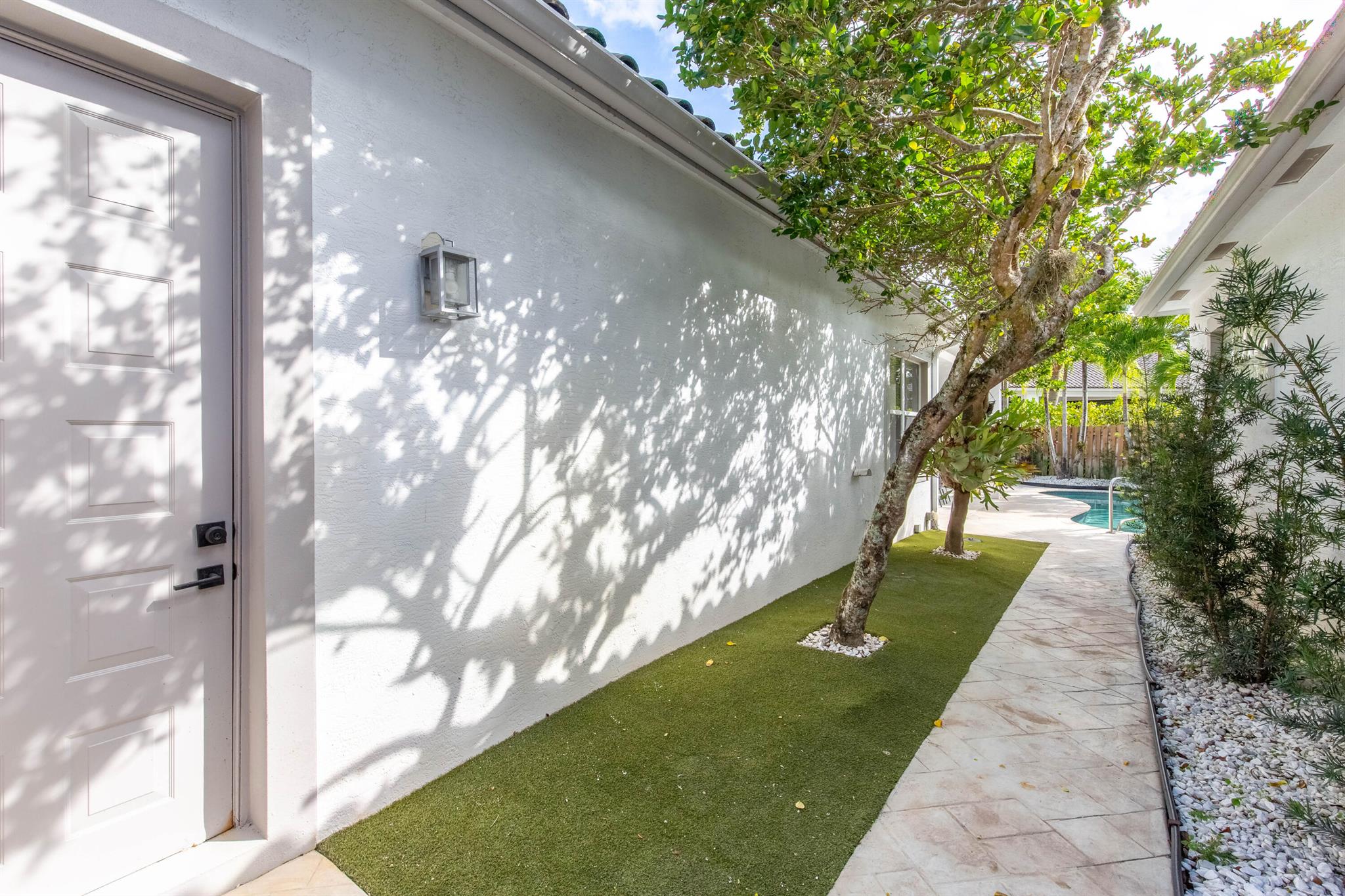 EAGLES LANDING OF P B POL - Residential Lease