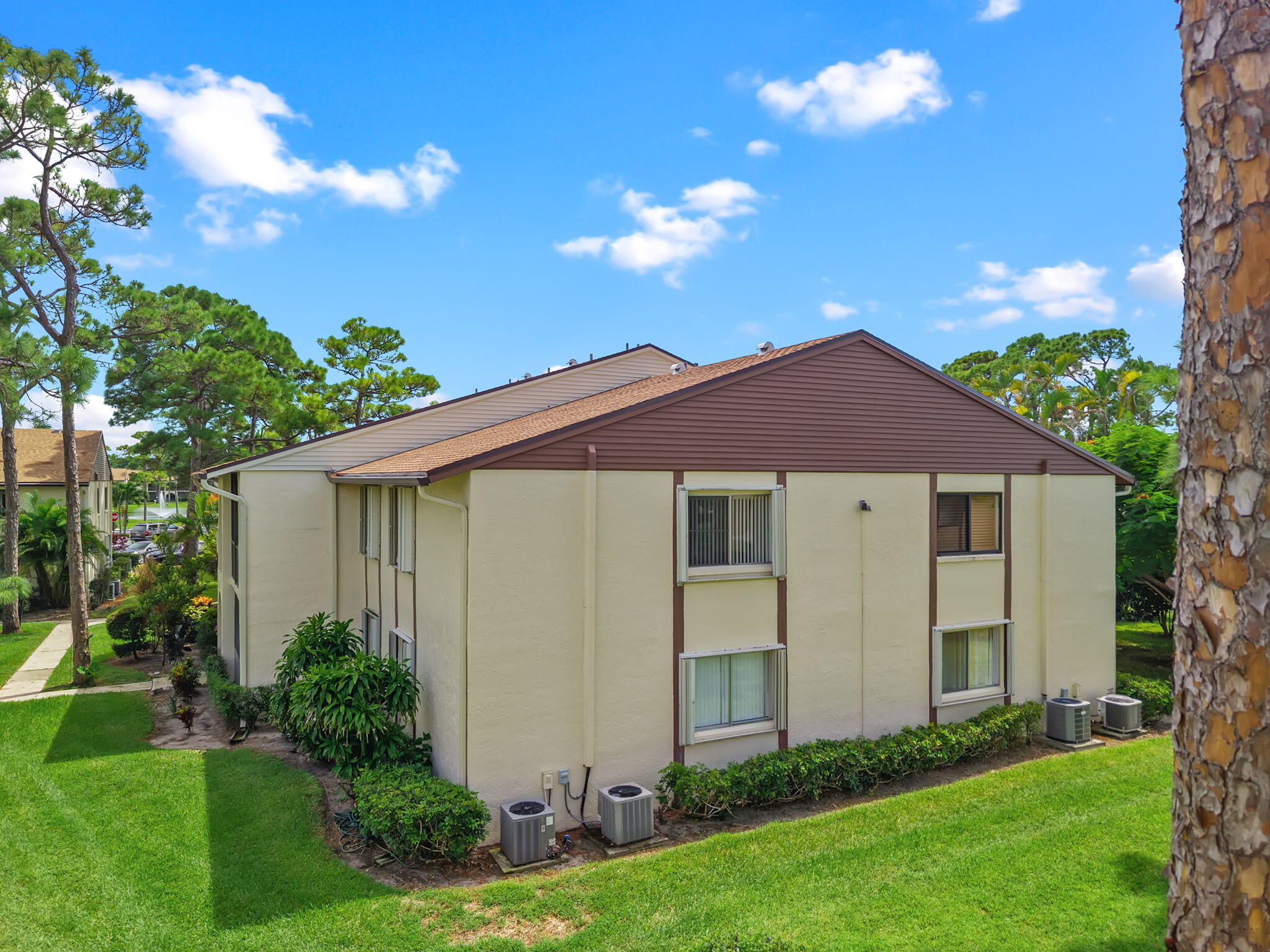 324 KNOTTY PINE Circle B-2