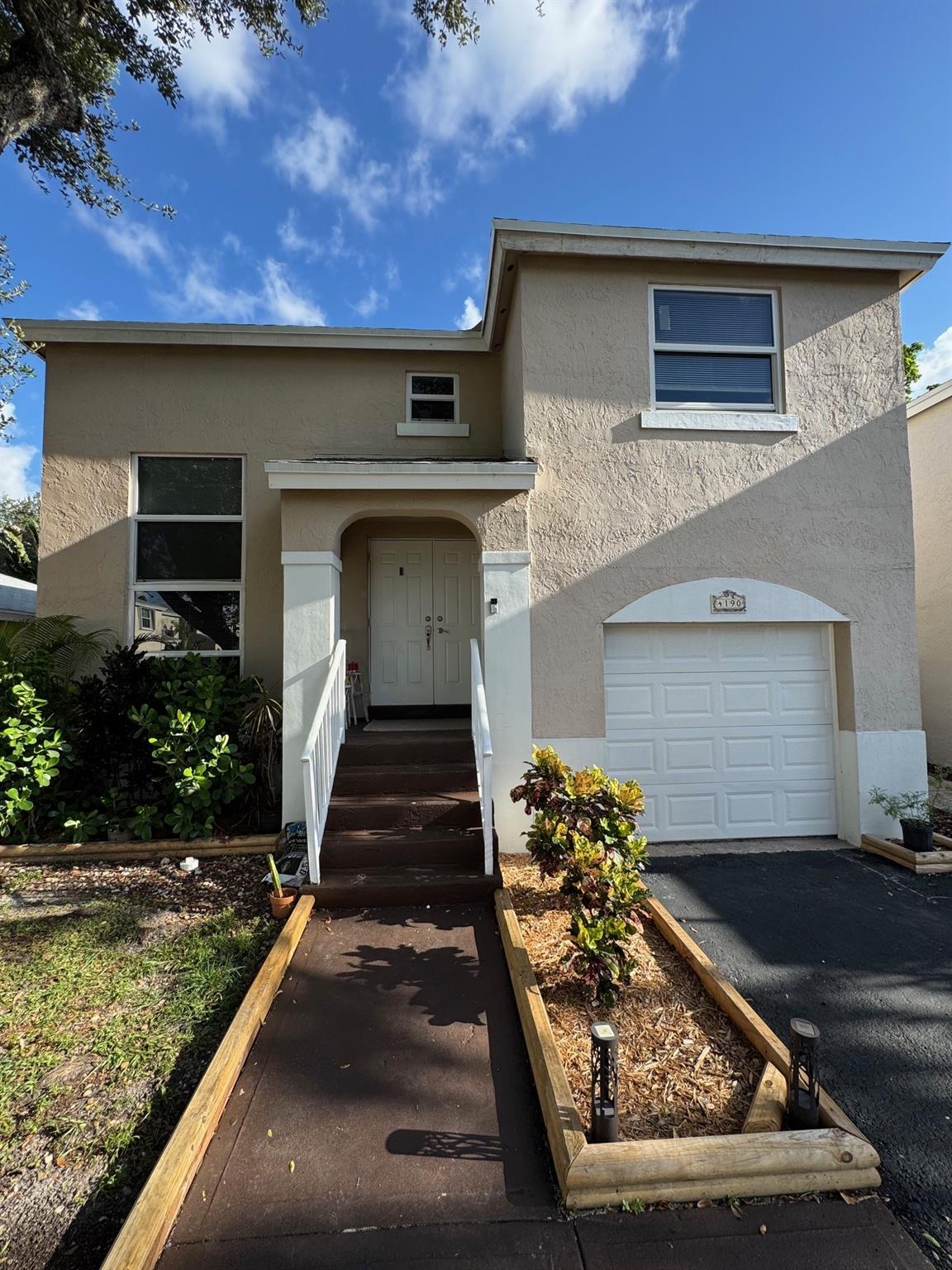 APPLE CREEK - Residential