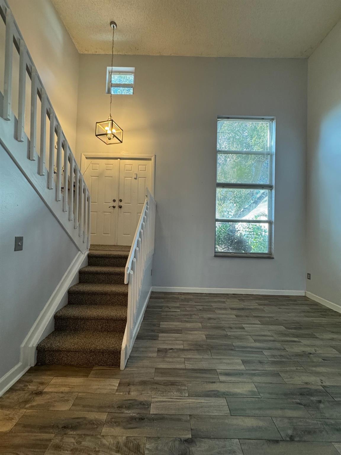 APPLE CREEK - Residential