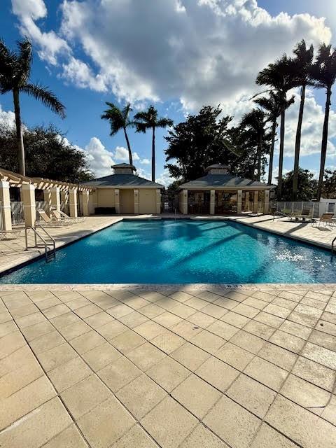 APPLE CREEK - Residential