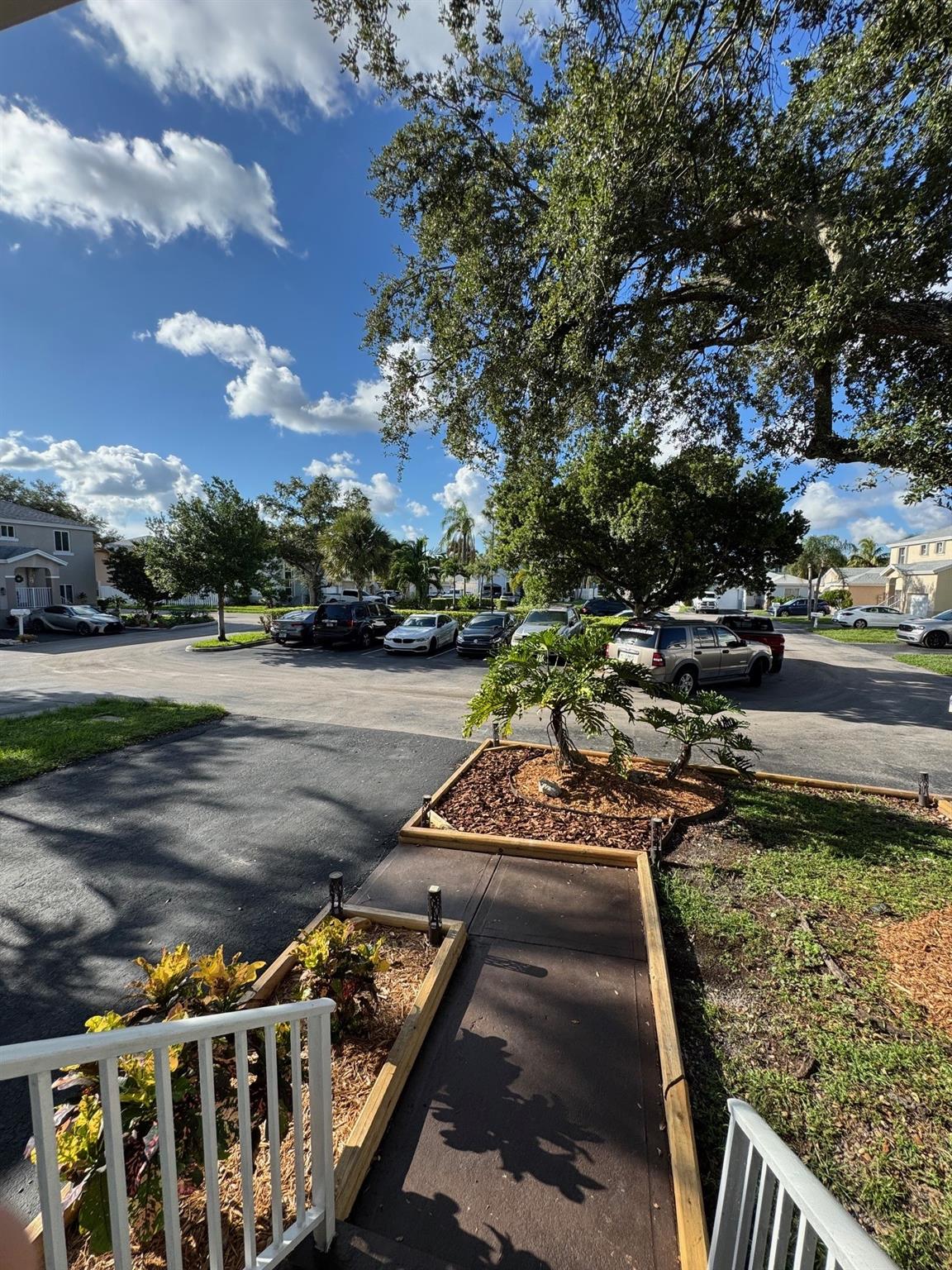 APPLE CREEK - Residential