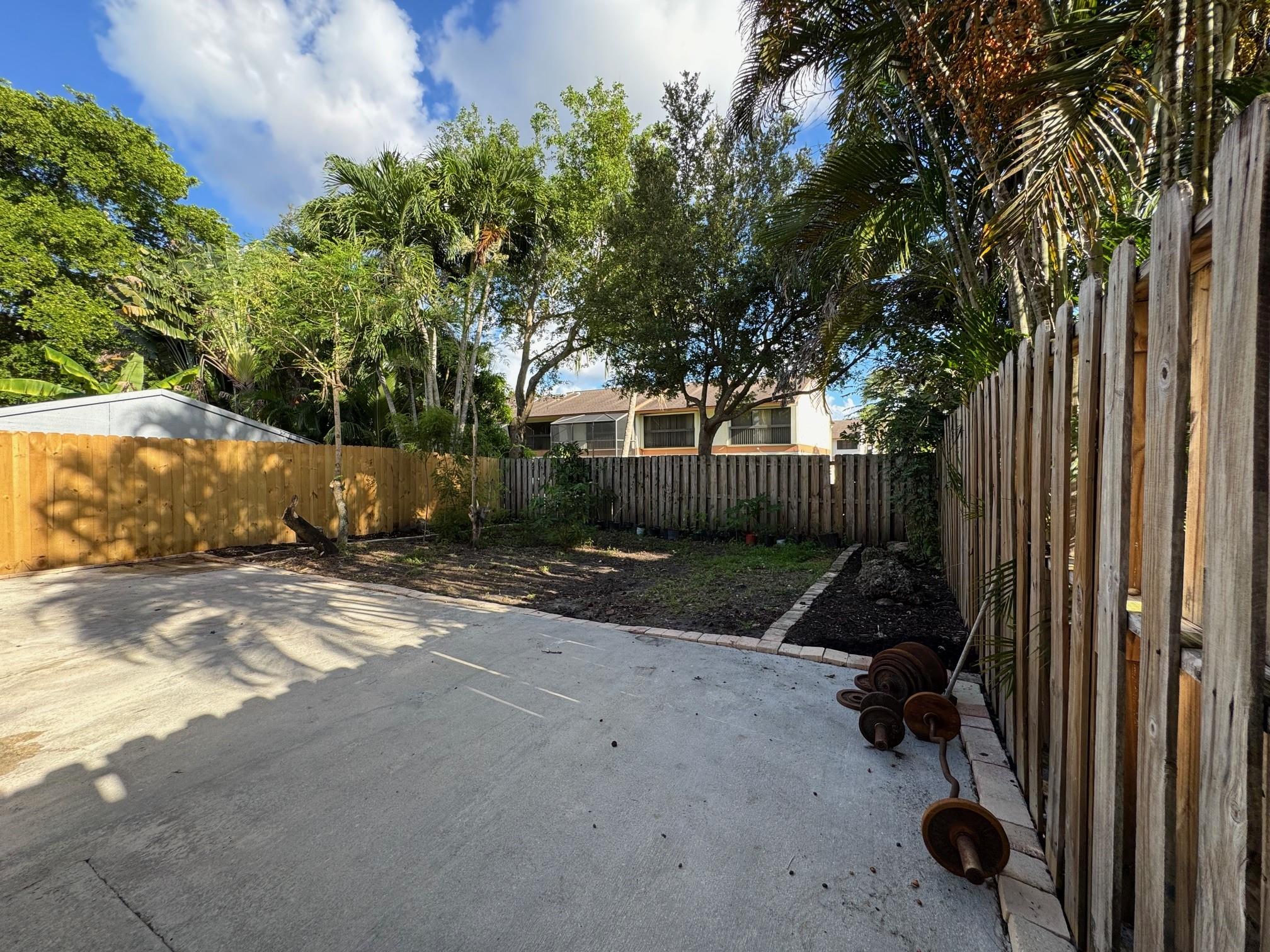 APPLE CREEK - Residential