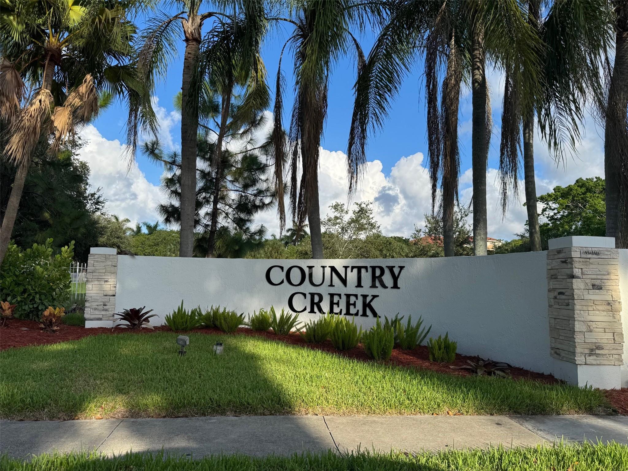 APPLE CREEK - Residential