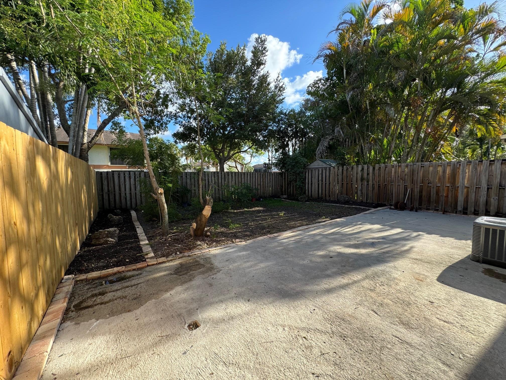 APPLE CREEK - Residential