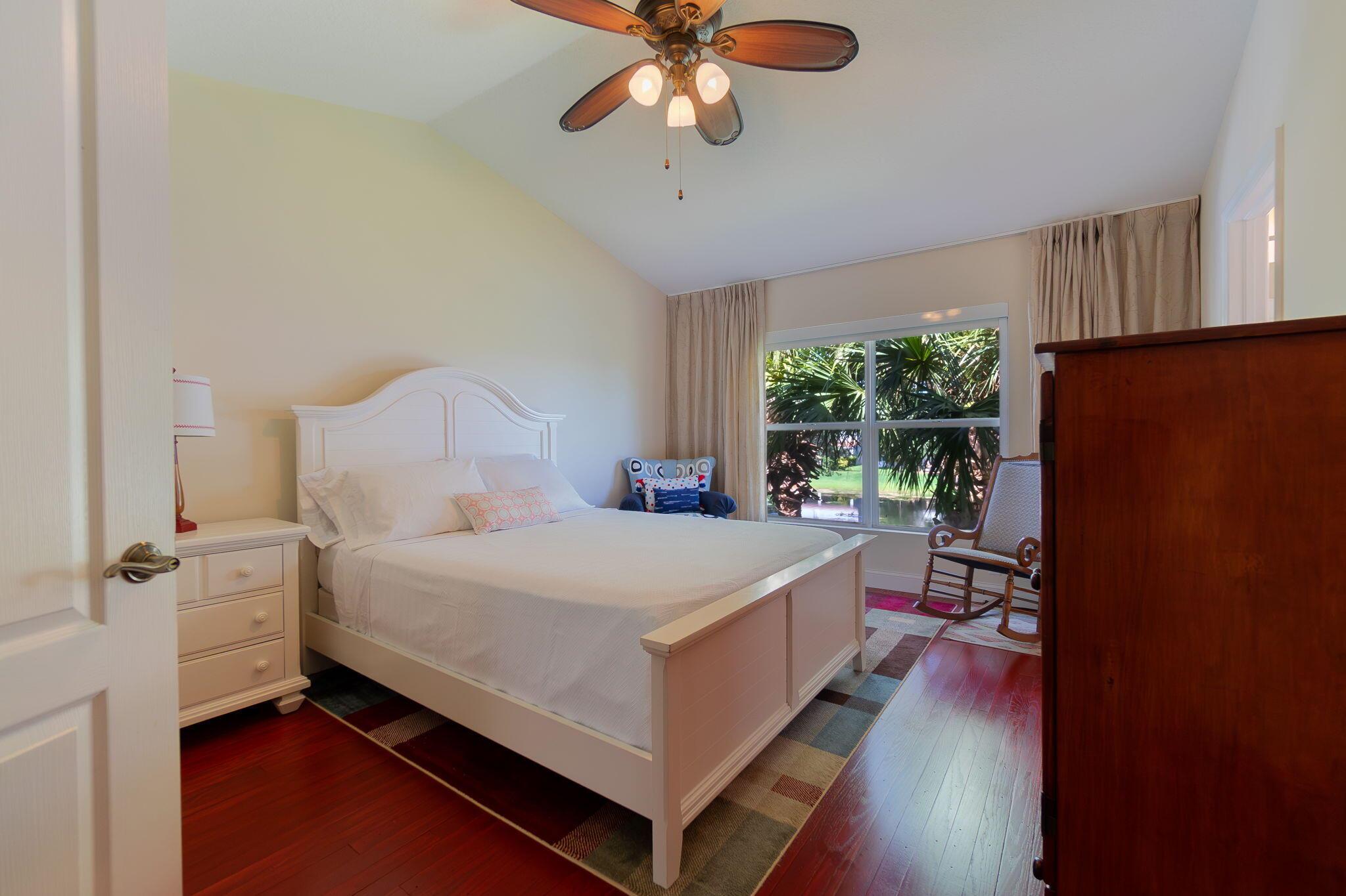 SEMINOLE ESTATES & TOWNHO - Residential Lease